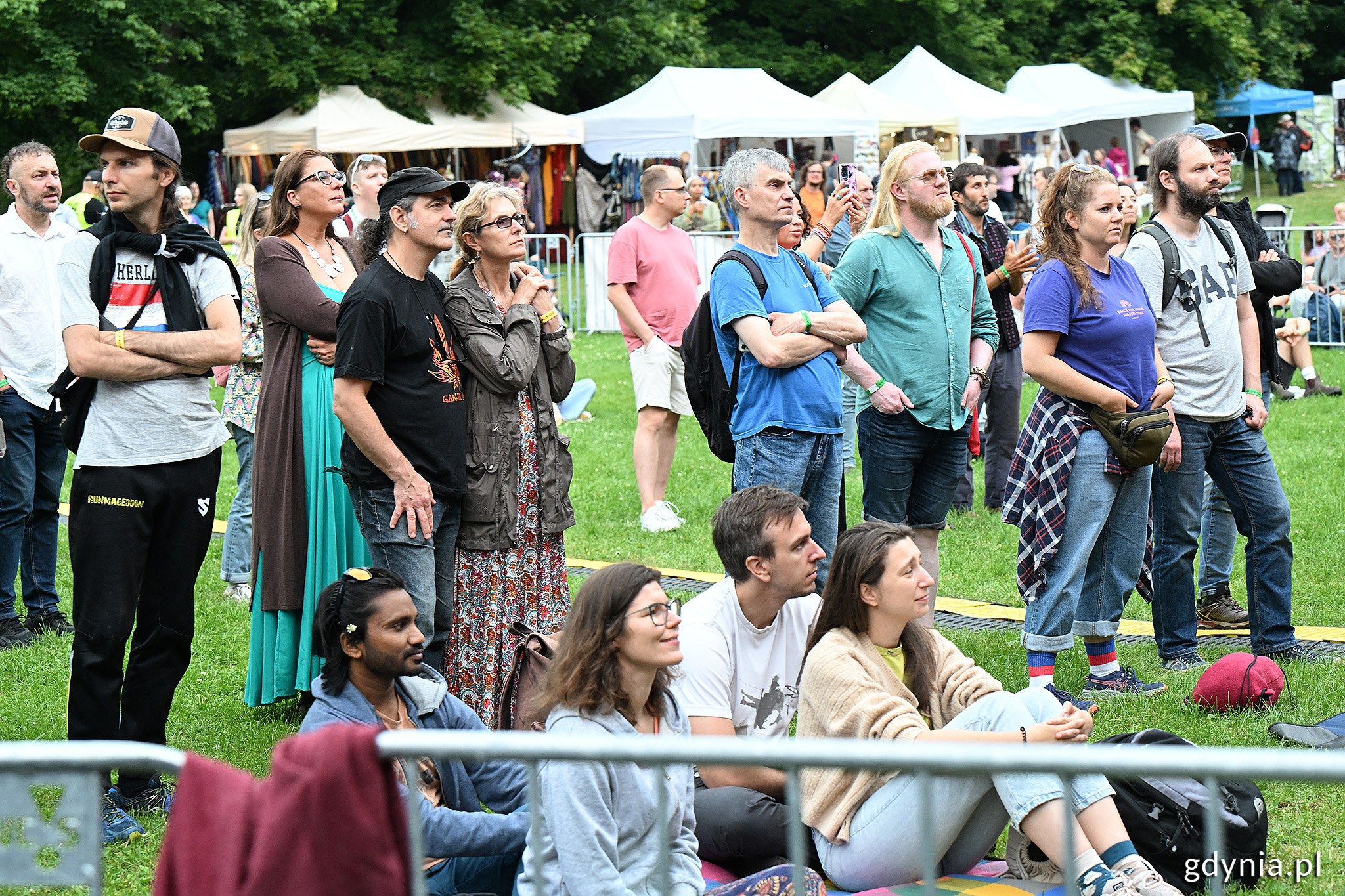 Publiczność podczas jednego z koncert&oacute;w w ramach Globaltiki w parku Kolibki (fot. Michał Puszczewicz)