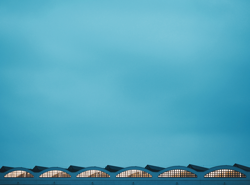 fot. Magda Korzewska, Konkurs Gdyński Modernizm w Obiektywie 2018, kat. Forma Modernizmu, Wyr&oacute;żnienie. Gdynia, ul. Polska, budynek dawnego Dworca Morskiego, obecnie Muzeum Emigracji.