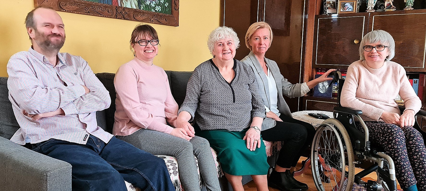 rodzeństwo z mamą. fot. Zygmunt Gołąb&nbsp;