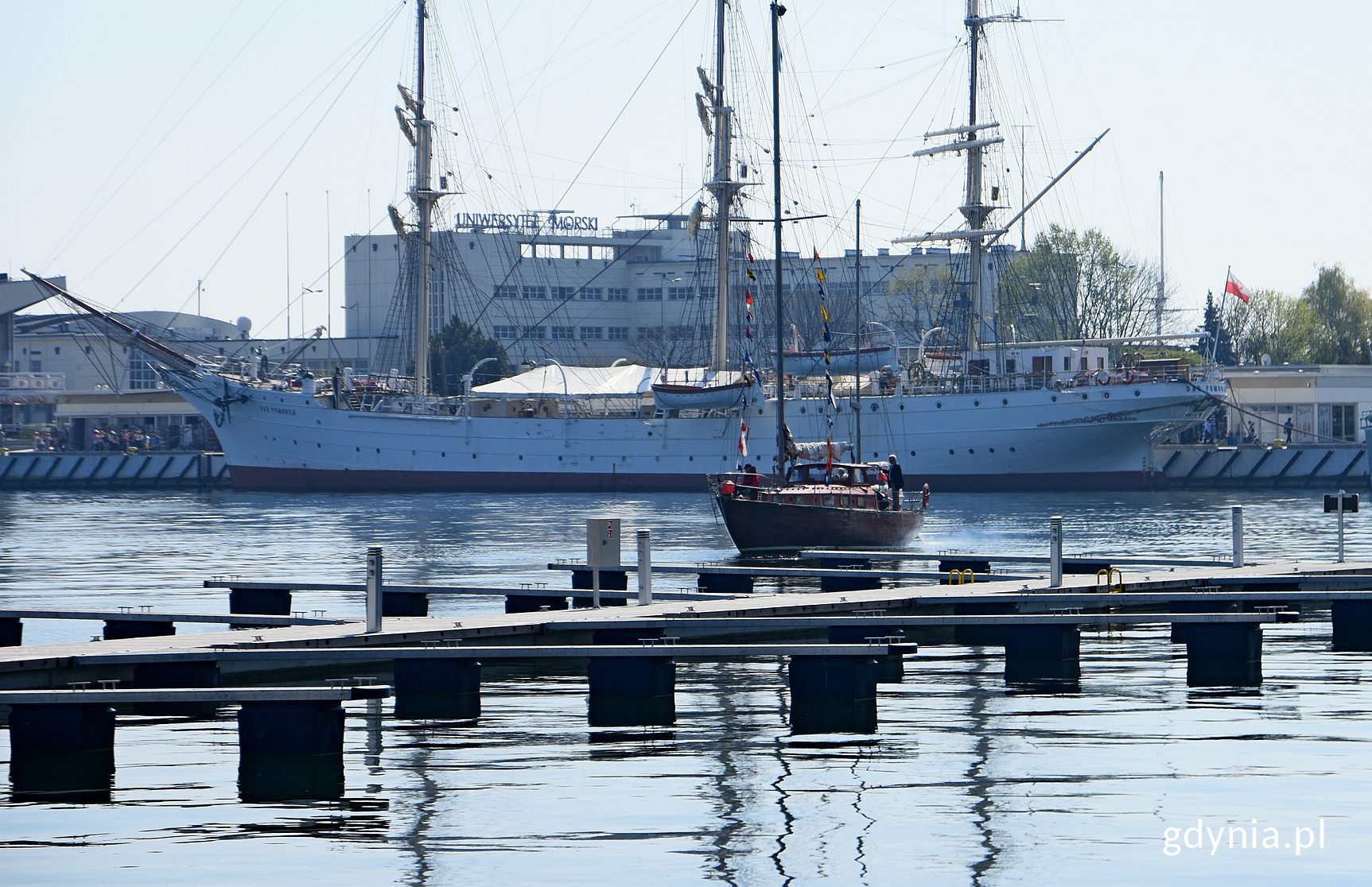 Wejście pierwszej jednostki, S/Y Legia do nowej mariny, fot. Kamil Złoch