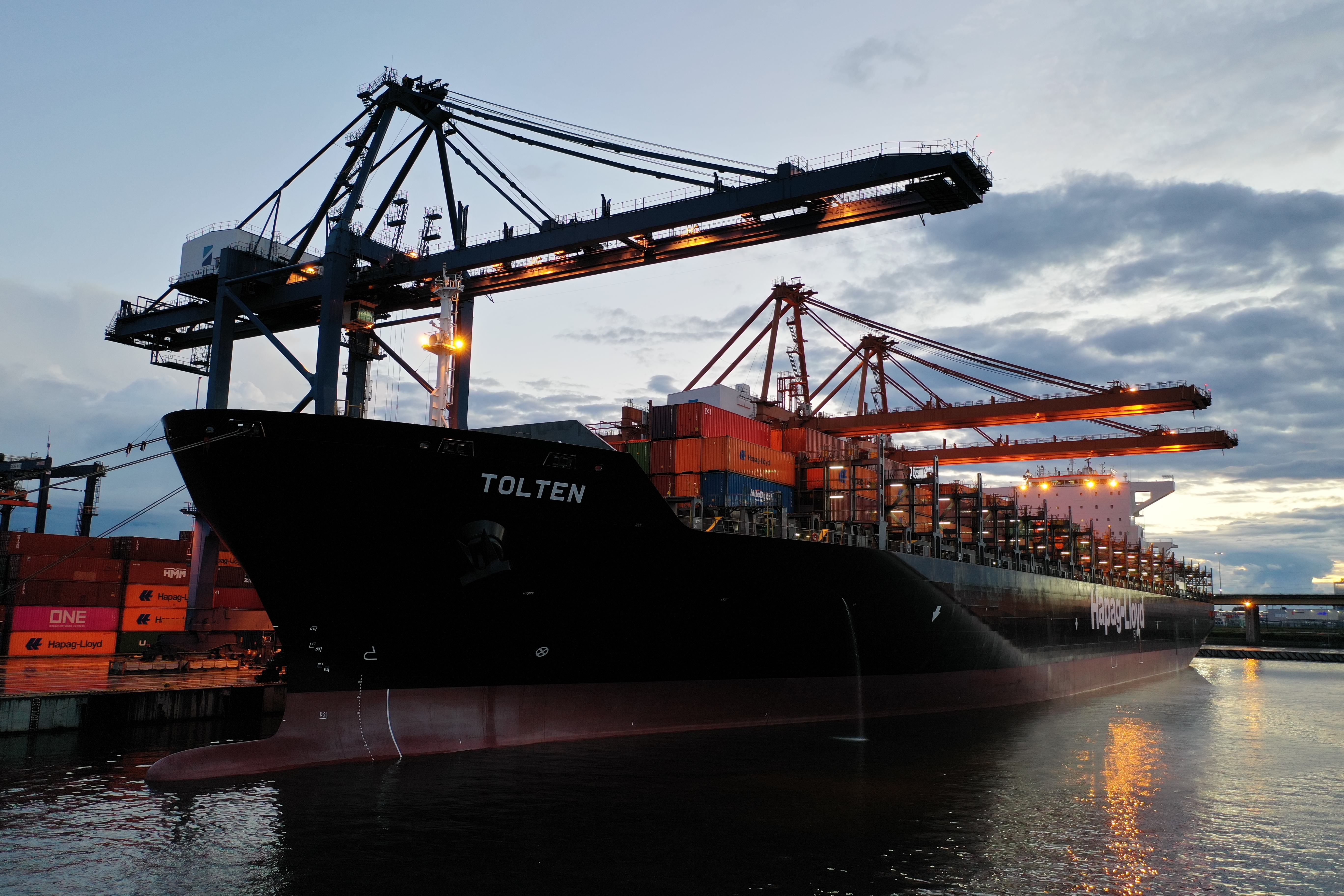 Tolten podczas cumowania przy nabrzeżu Bułgarskim w Gdyni, fot. Adam Czartowski / mat. prasowe GCT