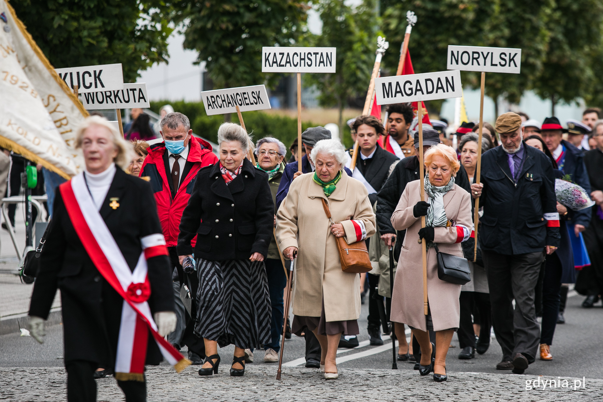 Niedzielne uroczystości z okazji Dnia Sybiraka przed pomnikiem &bdquo;W hołdzie zesłańcom Sybiru&rdquo; // fot. Karol Stańczak