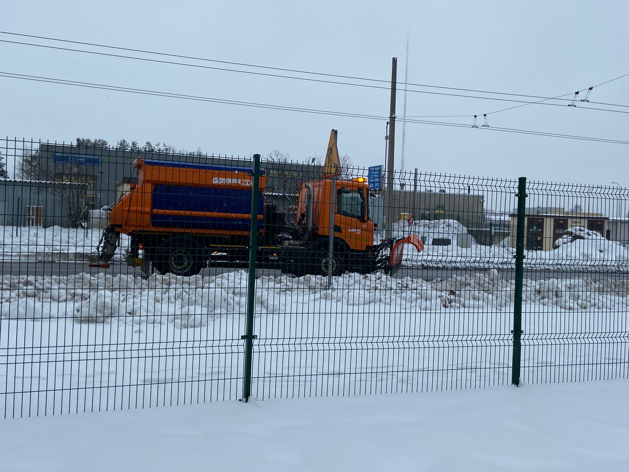 Pojazd specjalny LIZUD na drodze // fot. ZDiZ