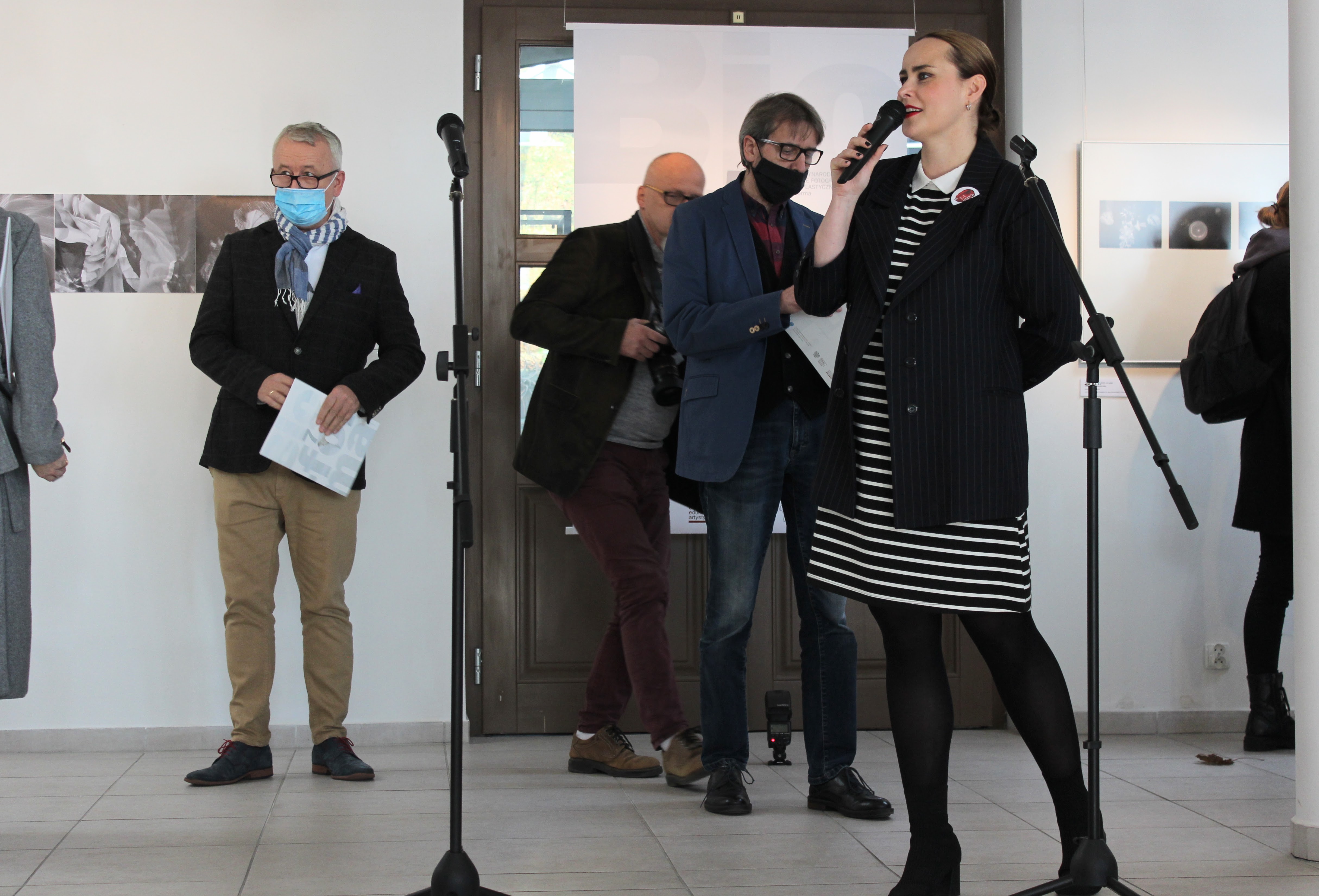 Na zdj. przy mikrofonie Ewa Manuszewska, fot. Karolina Staszak