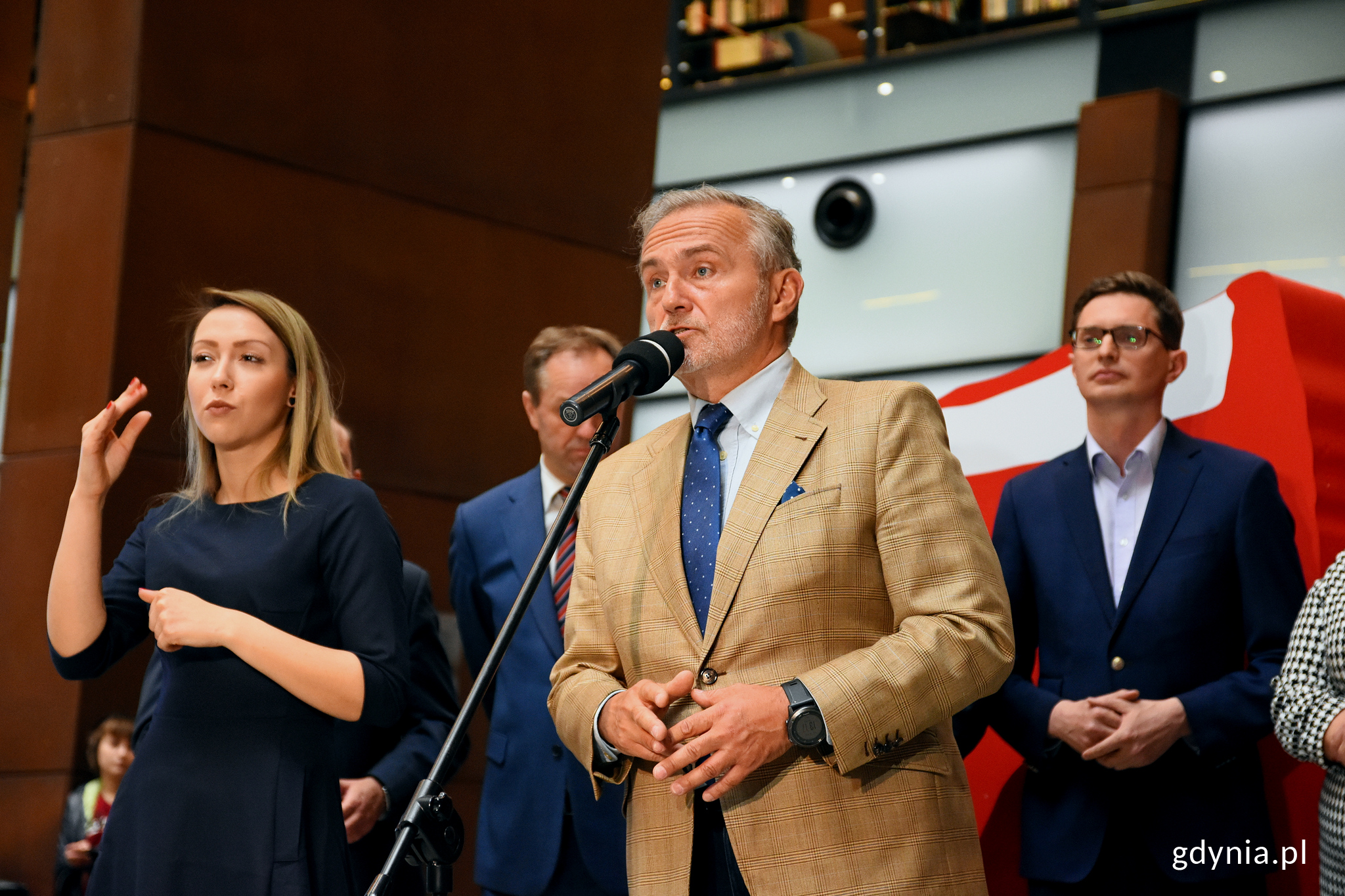 Przemawia Wojciech Szczurek, prezydent Gdyni, fot. Kamil Złoch