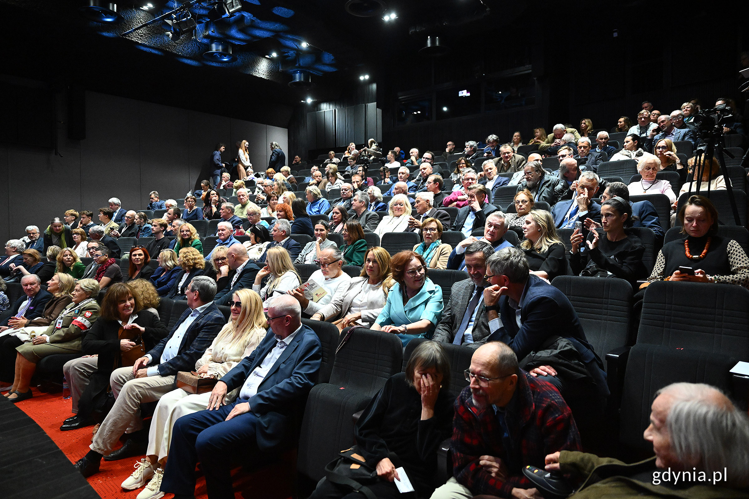 Sala Warszawa w GCF, ludzie na widowni