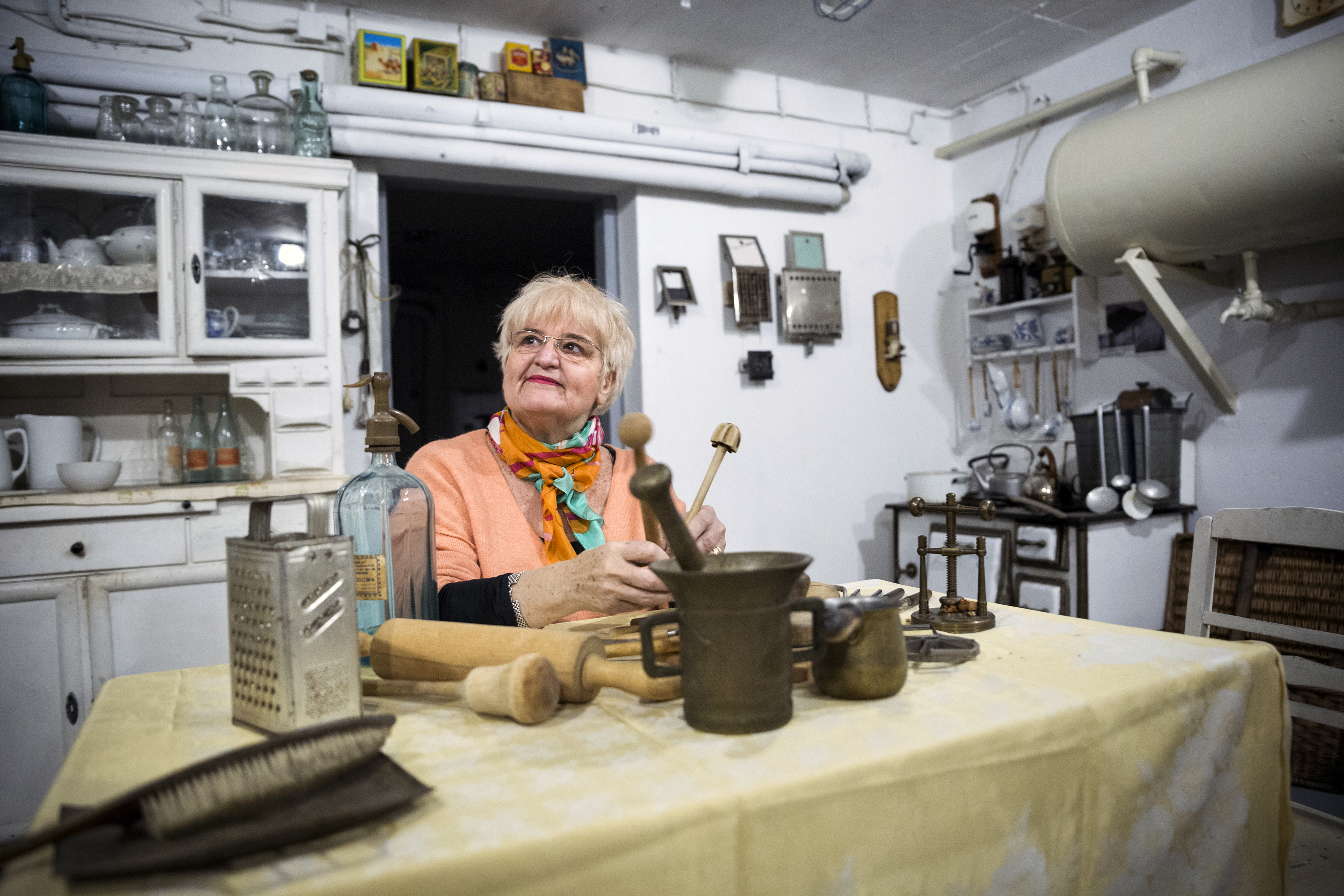 Maria Piradoff-Link, członkini Zarządu Wsp&oacute;lnoty Mieszkaniowej "Bankowiec" i kustoszka Mini Muzeum. // Fot. Przemysław Kozłowski