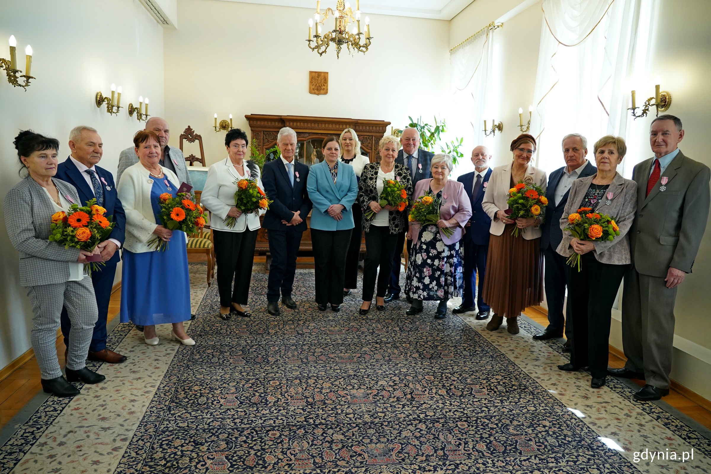 Jubilaci z godz. 15:00 z prezydent Gdyni Aleksandrą Kosiorek oraz Agatą Lipińską - zastępczynią kierownika Urzędu Stanu Cywilnego w Gdyni (fot. Magdalena Czernek)