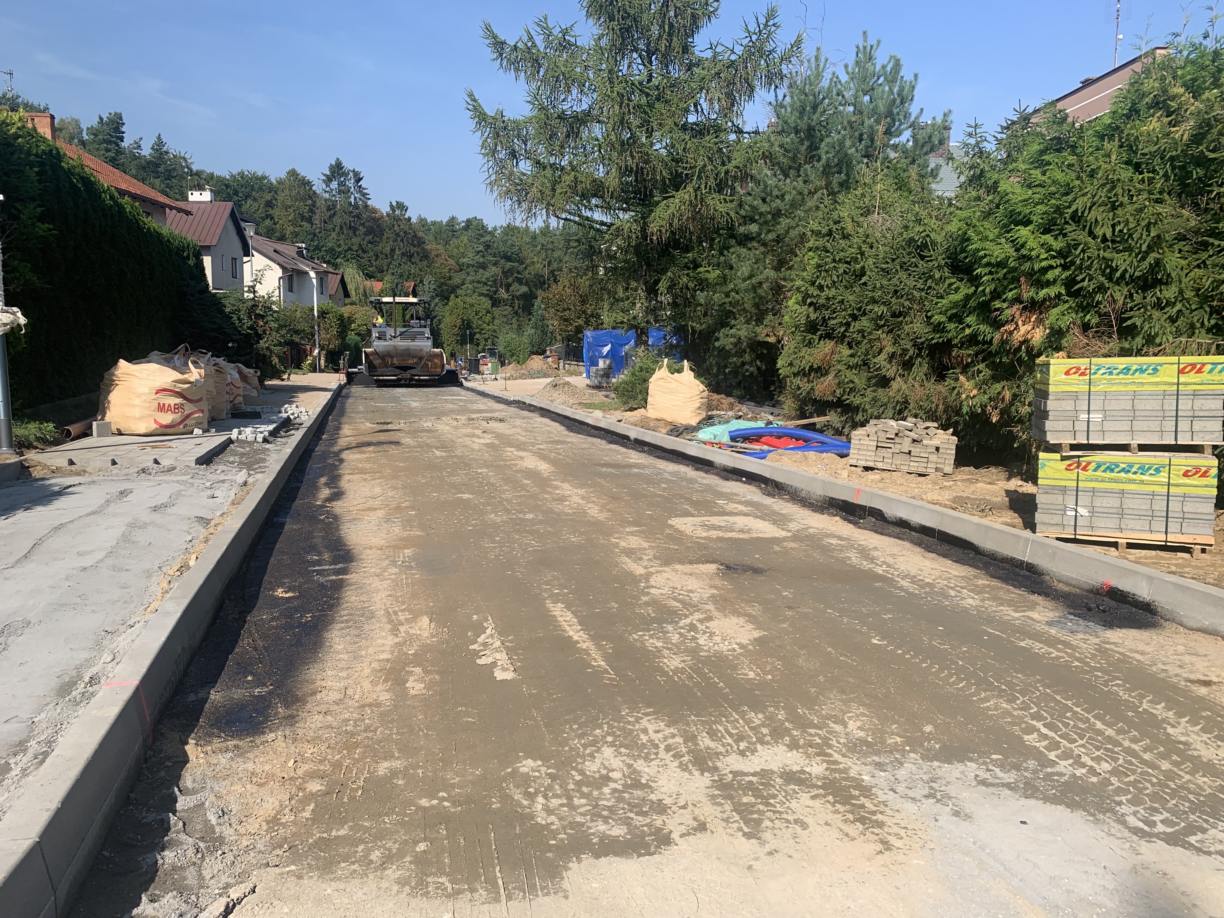 budowa ulic Westy i Posejdona, trwa układanie nawierzchni // fot. D.Matejczyk// WI UM Gdyni