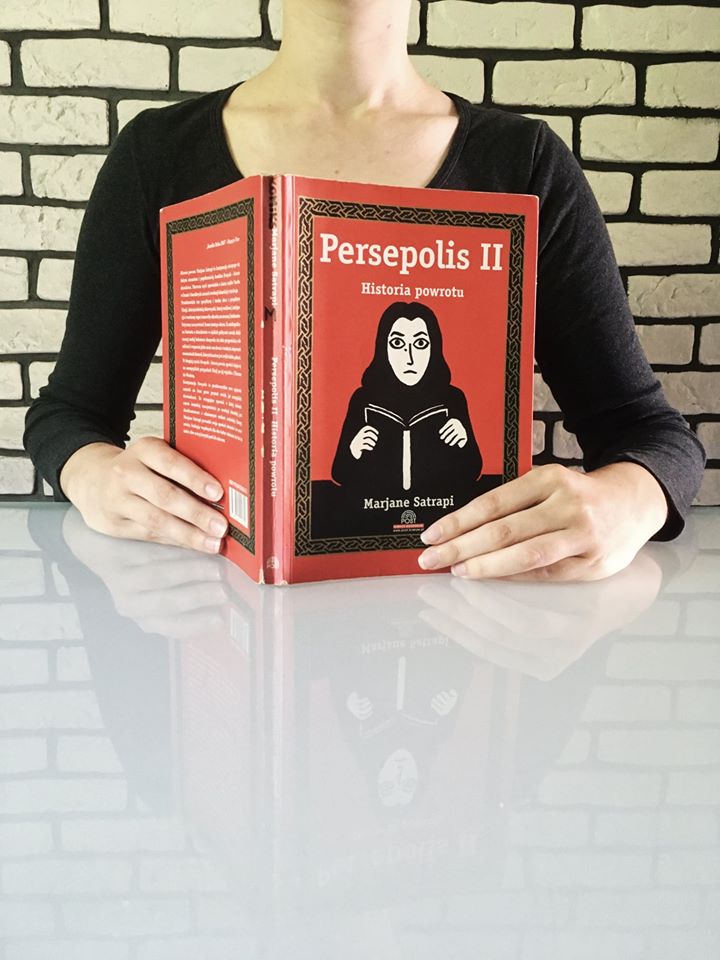 Osobista, czarno-biała historia - recenzja powieści graficznej &bdquo;Persepolis&rdquo; Marjane Satrapi. Fot. Biblioteka Gdynia