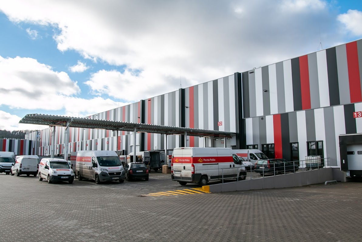 Nowy obiekt w Gdyni ma usprawnić obsługę m.in. przesyłek kurierskich Pocztex i ponad 600 stałych klient&oacute;w sp&oacute;łki, fot. mat. prasowe Poczty Polskiej