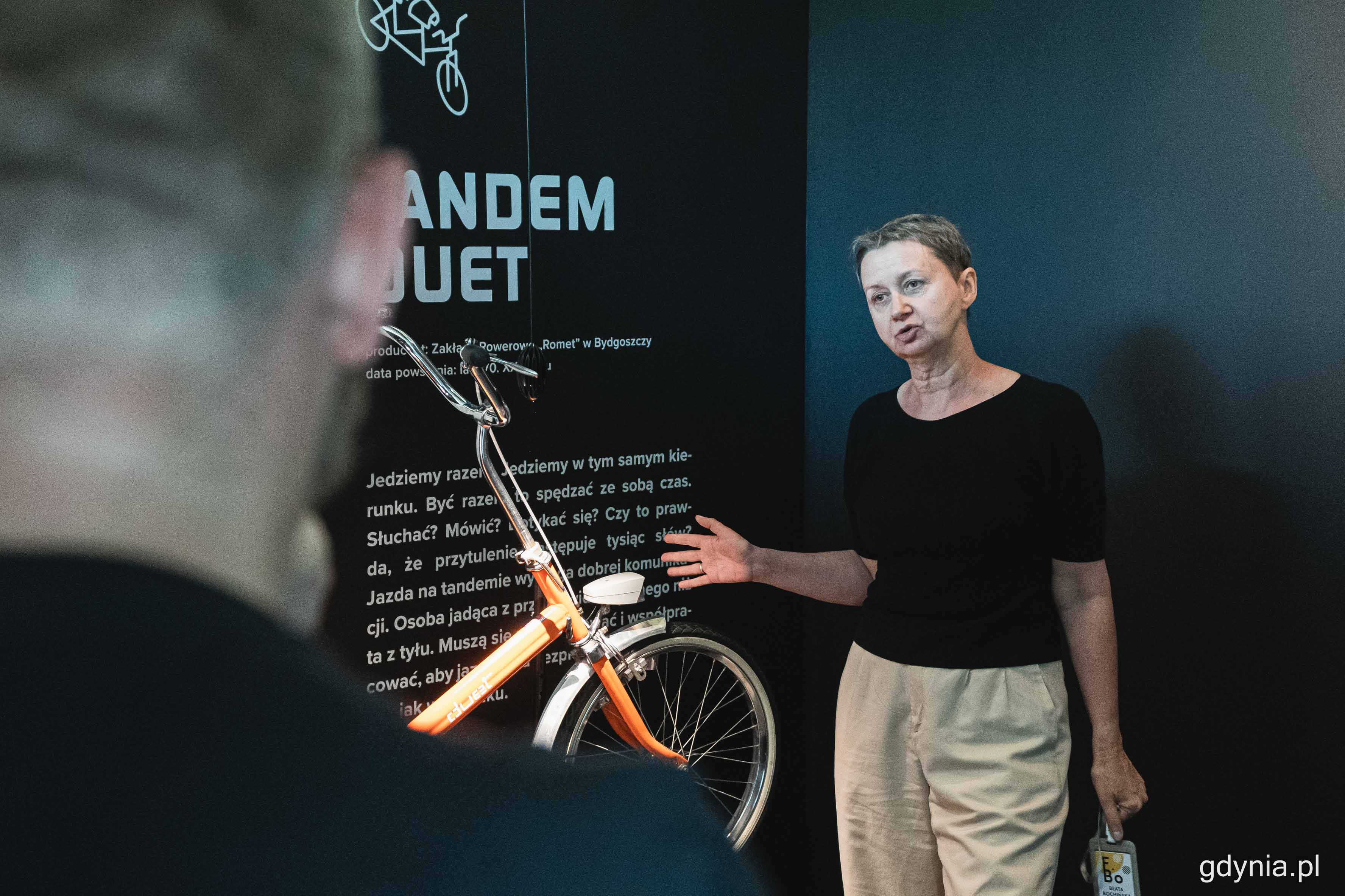 Fragment jednej z ekspozycji wchodzących w program festiwalu Gdynia Design Days 2023 - &bdquo;Dizajn na Wynos. Blisko&rdquo; w studio Fundacji Bochińskich w PPNT Gdynia, fot. Kamil Złoch