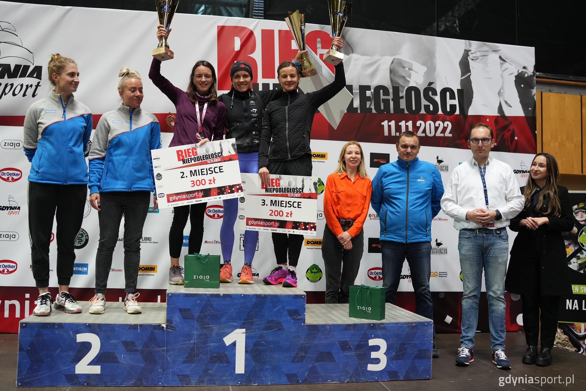 wręczenia nagr&oacute;d