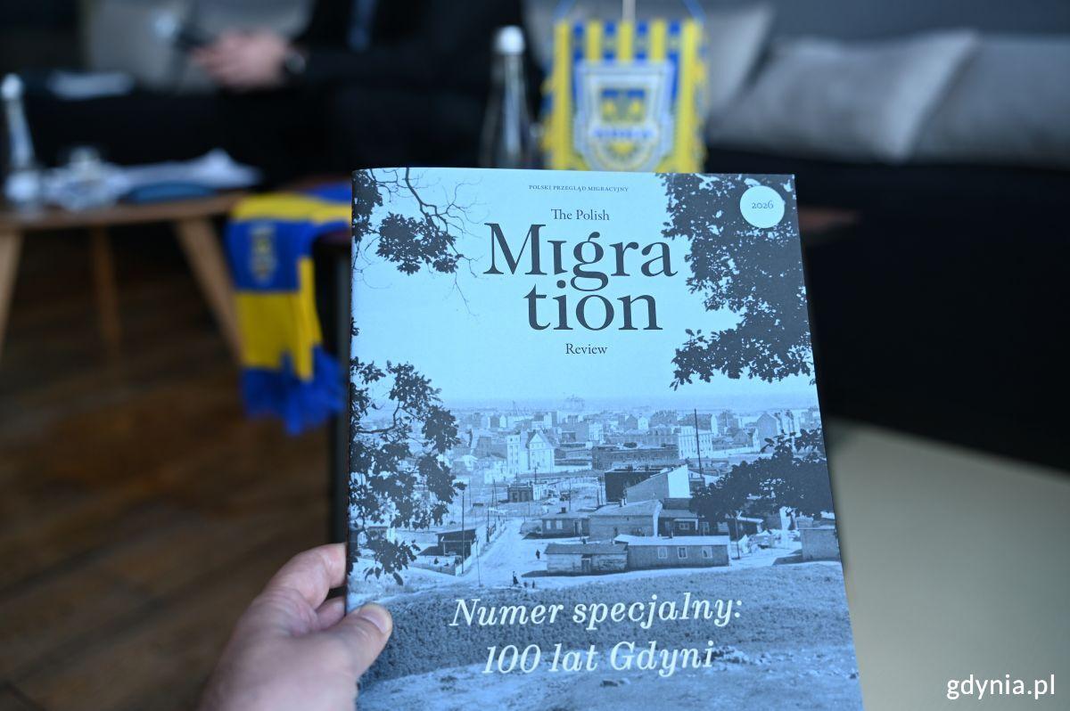 Okładka polskiego przeglądu migracyjnego