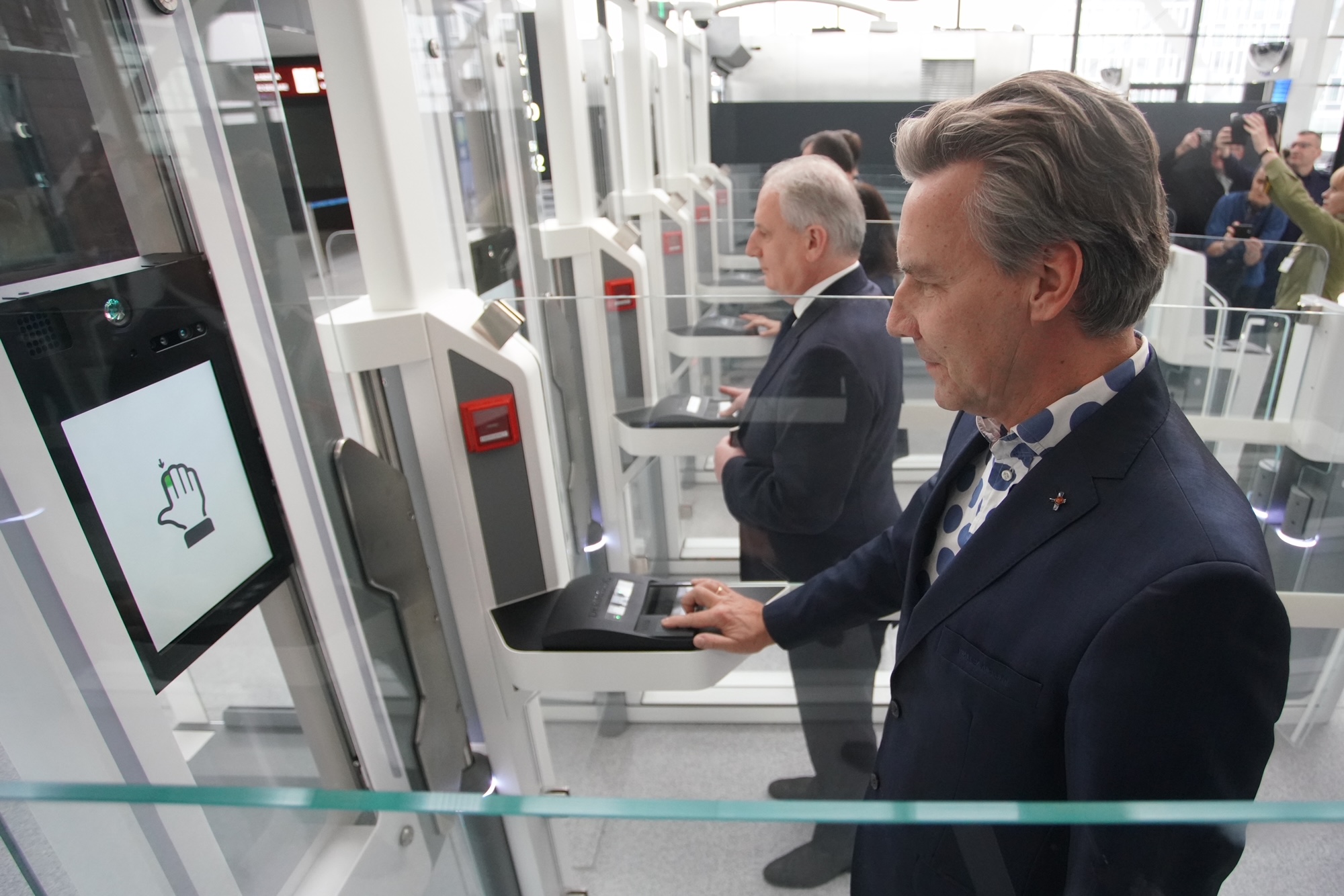 Bramki ABC na gdańskim lotnisku. Fot. materiały prasowe Gdańskiego Portu Lotniczego im. Lecha Wałęsy. 