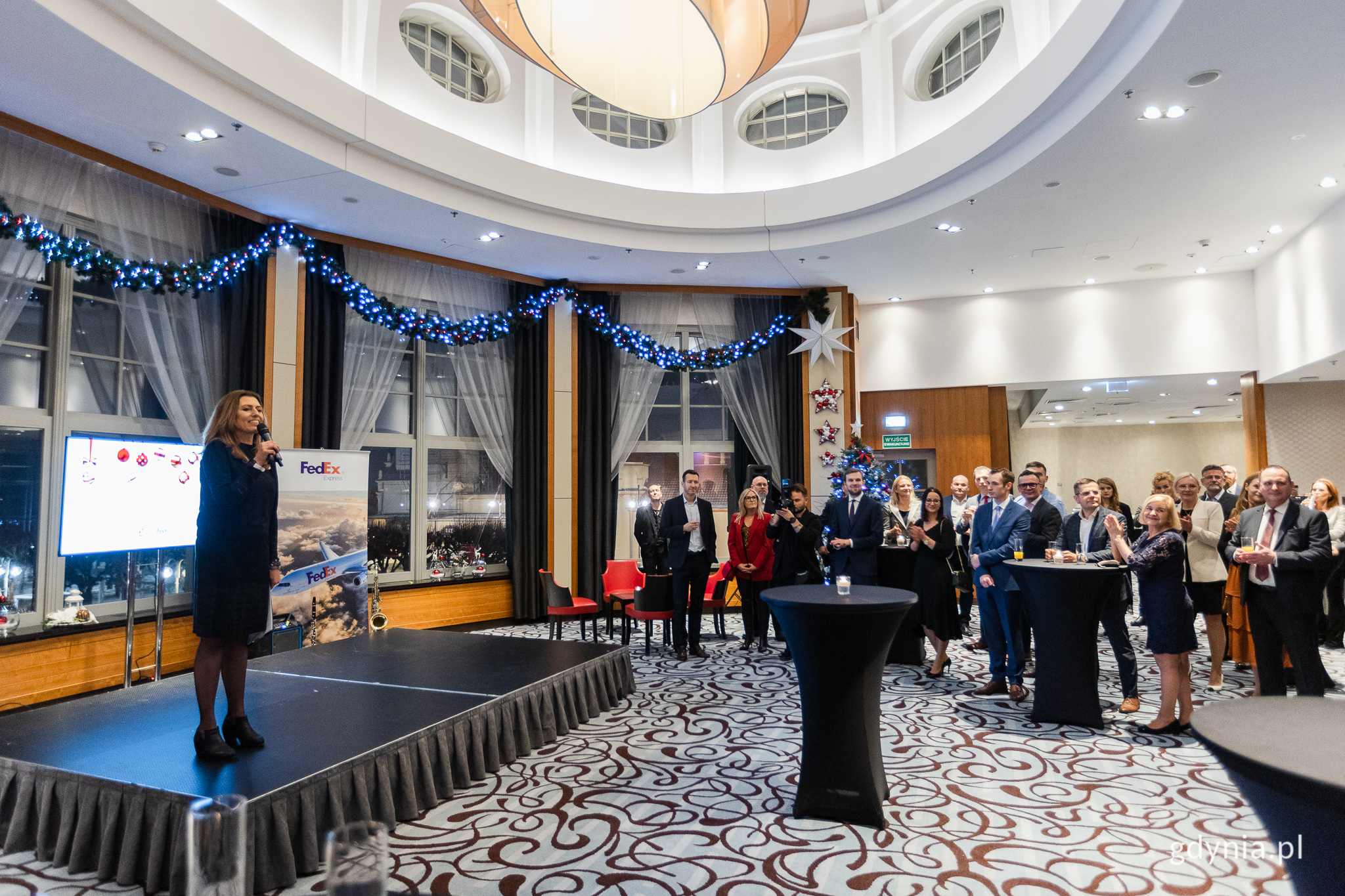 Świąteczne spotkanie tr&oacute;jmiejskiej AIH w Polsce skupia dziesiątki członk&oacute;w organizacji, kt&oacute;rzy reprezentują firmy z amerykańskim kapitałem działające w Polsce, fot. Karol Stańczak