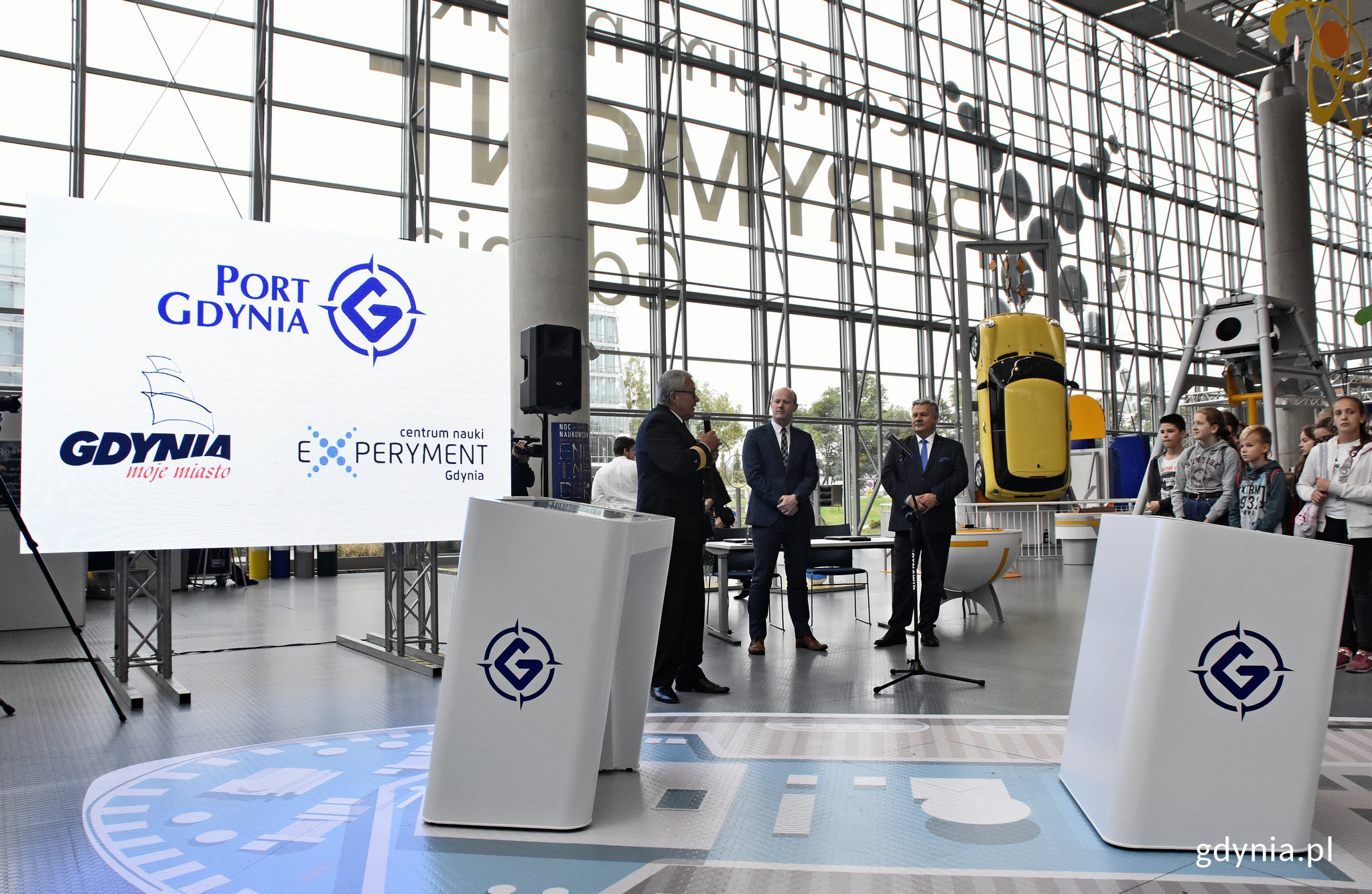 W uroczystym otwarciu nowej przestrzeni uczestniczył m.in. wiceprezydent Gdyni - Bartosz Bartoszewicz // fot. Kamil Złoch