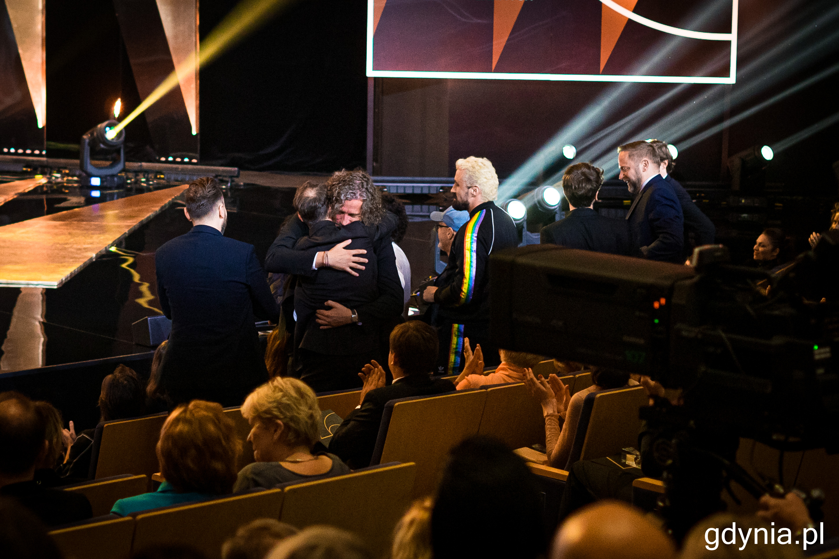 Radość tw&oacute;rc&oacute;w filmu &bdquo;Wszystkie nasze strachy&rdquo; po ogłoszeniu werdyktu jury, fot. Kamil Złoch