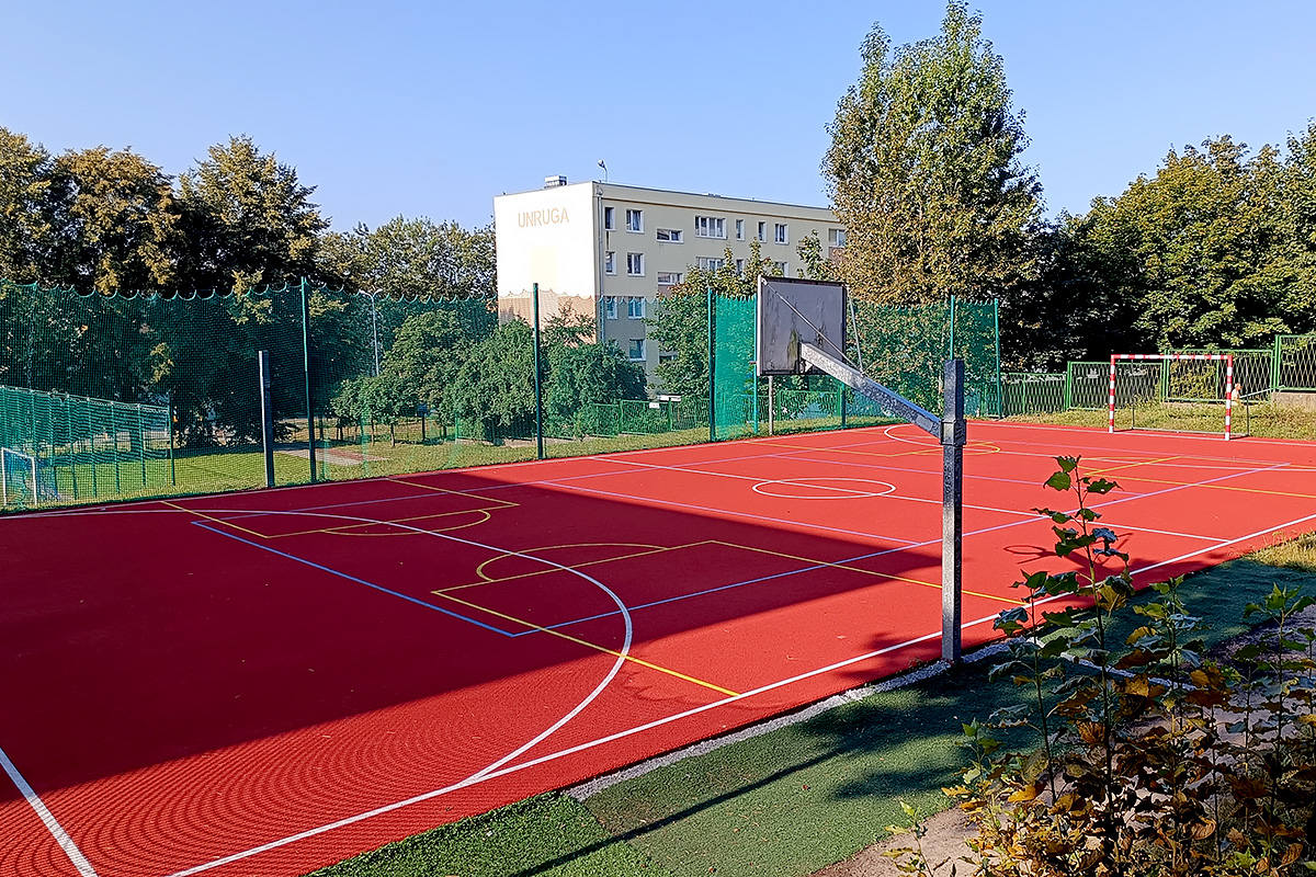 wyremontowane boisko przy Szkole Podstawowej nr 39 (fot. Katarzyna Balcerzak)