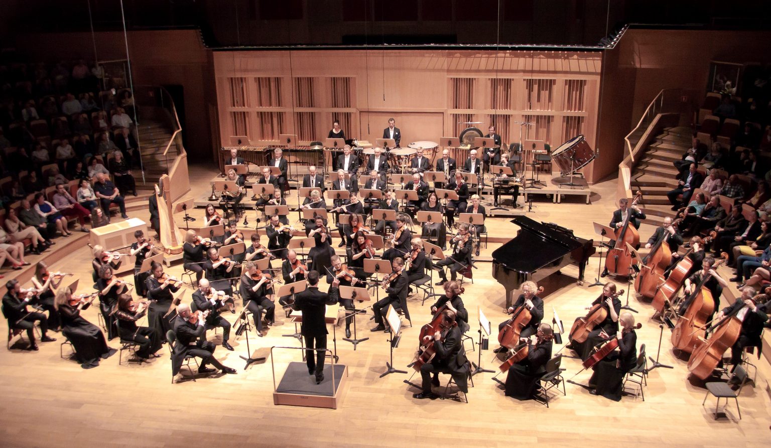 Orkiestra Symfoniczna Polskiej Filharmonii Bałtyckiej // fot. Ireneusz Skąpski (materiały promocyjne GCN, Polska Filharmonia Bałtycka)