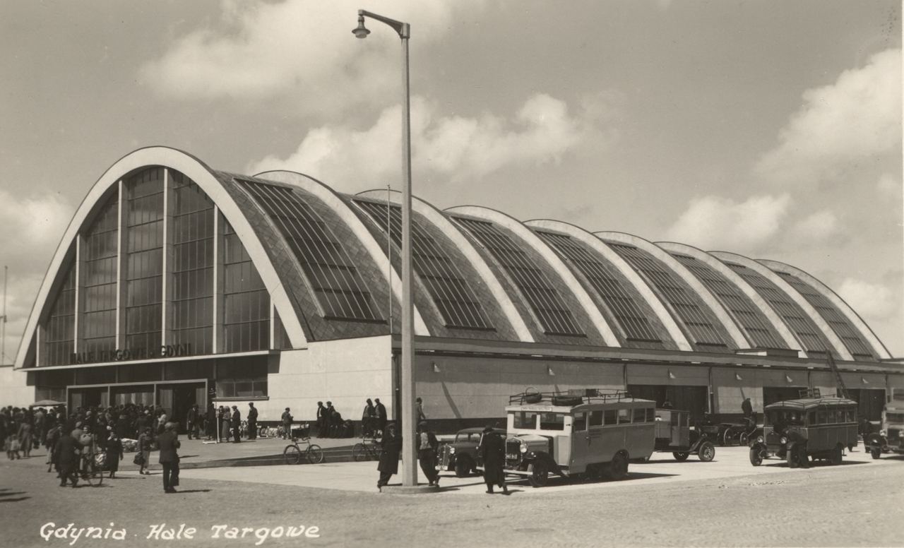 Zesp&oacute;ł Miejskich Hal Targowych w Gdyni. Zdjęcie archiwalne sprzed wojny. Źr&oacute;dło: www.modernizmgdyni.pl