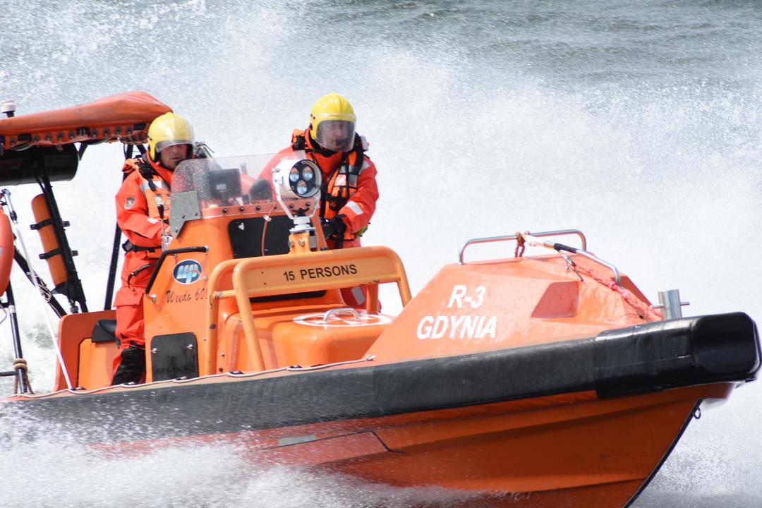 Działają w najtrudniejszych warunkach pogodowych, ratują ludzkie życie i walczą z zanieczyszczeniami w&oacute;d - ratownicy morscy.  fot. Jan Ziarnicki