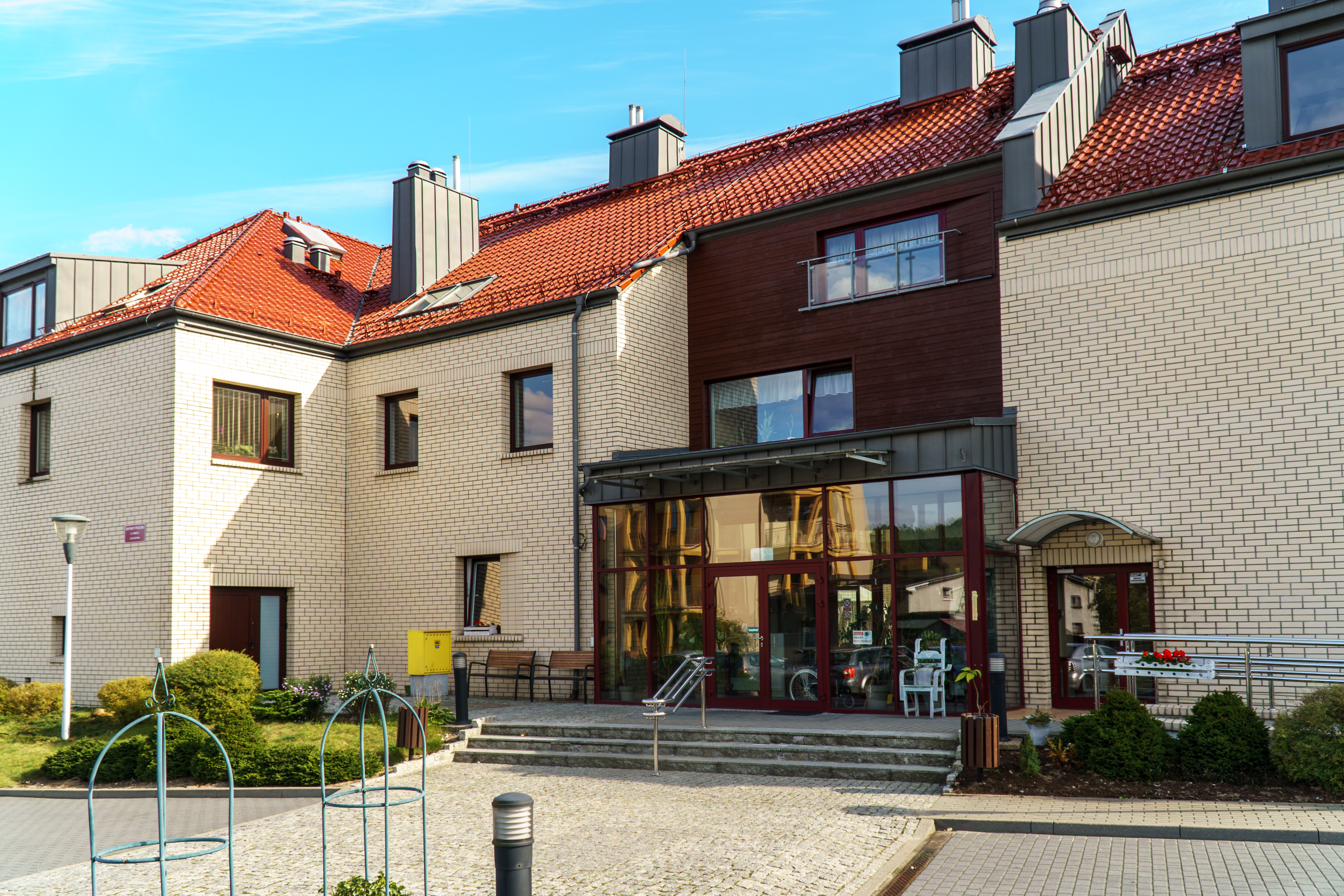 Dom Pomocy Społecznej działa w Gdyni od 1959 roku. Jego pierwsza siedziba mieściła się przy ul. Legion&oacute;w 121 w Gdyni Redłowie. Obecny, nowoczesny DPS, z siedzibą przy ul. Pawiej, to już zupełnie inny - nowy rozdział historii. (fot. Aleksander Trafas)