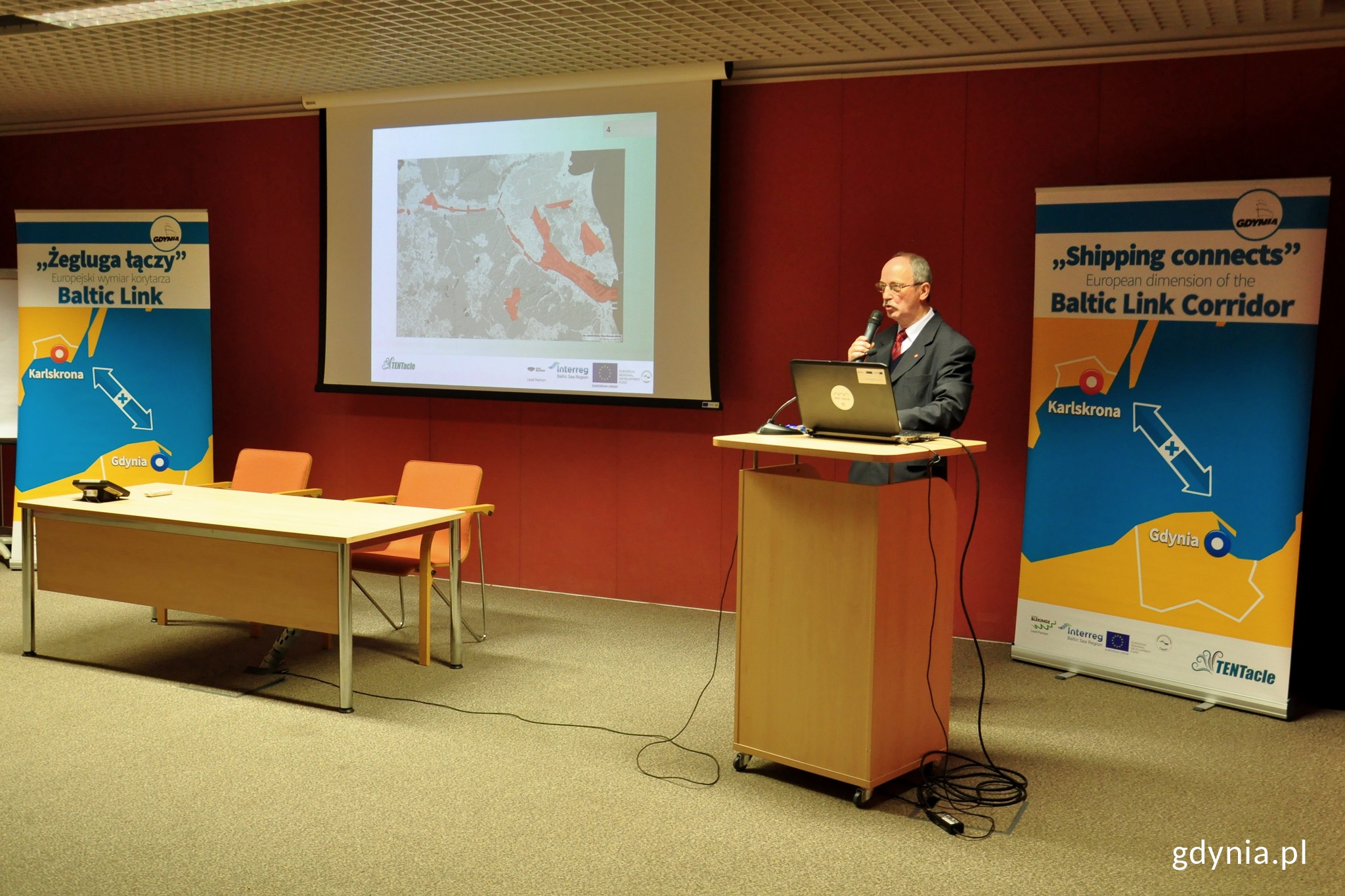 Projekt om&oacute;wił i podsumował Ryszard Toczek, kierownik TENTacle w Gdyni /fot. Paweł Kukla