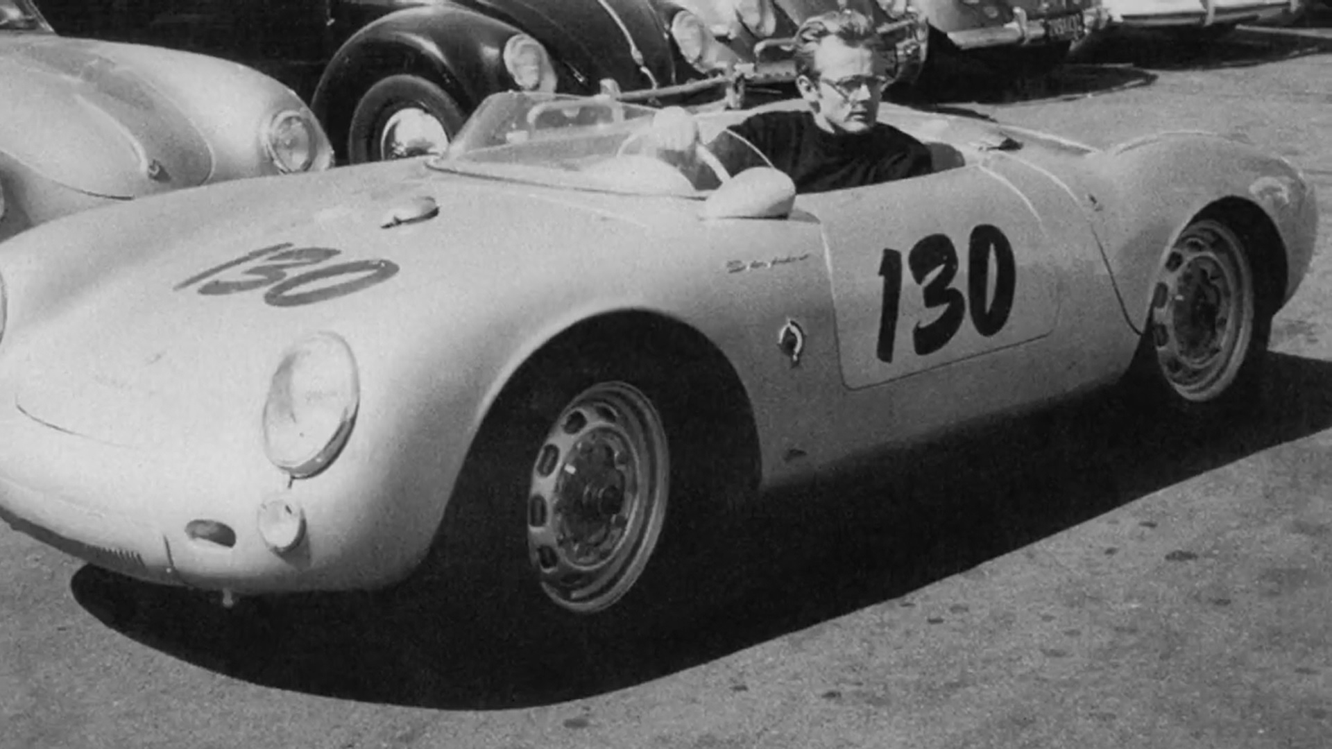 Czy samoch&oacute;d Jamesa Deana był przeklęty? Źr&oacute;dło: kadr z filmu