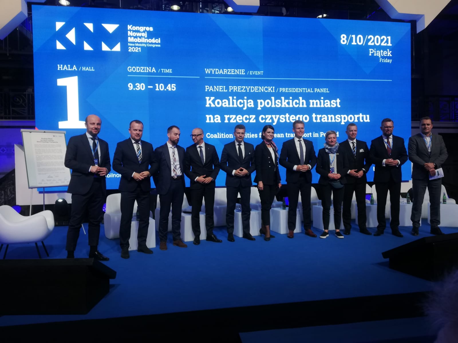 W panelu prezydenckim udział wzięli: Katarzyna Gruszecka-Spychała - wiceprezydent Gdyni, Adam Wieczorek - wiceprezydent Łodzi, Konrad Fijołek - prezydent Rzeszowa, Arkadiusz Chęciński - prezydent Sosnowca, Mariusz Wołosz - prezydent Bytomia, Agata Wojda - zastępca prezydenta Kielc, Mirosław Kozłowicz - zastępca prezydenta Bydgoszczy, Artur Szymczyk - zastępca prezydenta Lublina, Mikołaj Kostka - zastępca prezydenta Ostrowa Wielkopolskiego, Kazimierz Karolczak - przewodniczący G&oacute;rnośląsko-Zagłębiowskiej Metropolii // fot. Maurycy Rzeźniczak