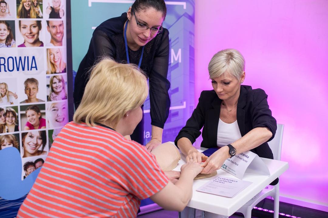 Konsultacje dotyczące badań palpacyjnych piersi to element akcji &bdquo;Spraw(dź) się na wiosnę&rdquo;, fot. Karol Stańczak