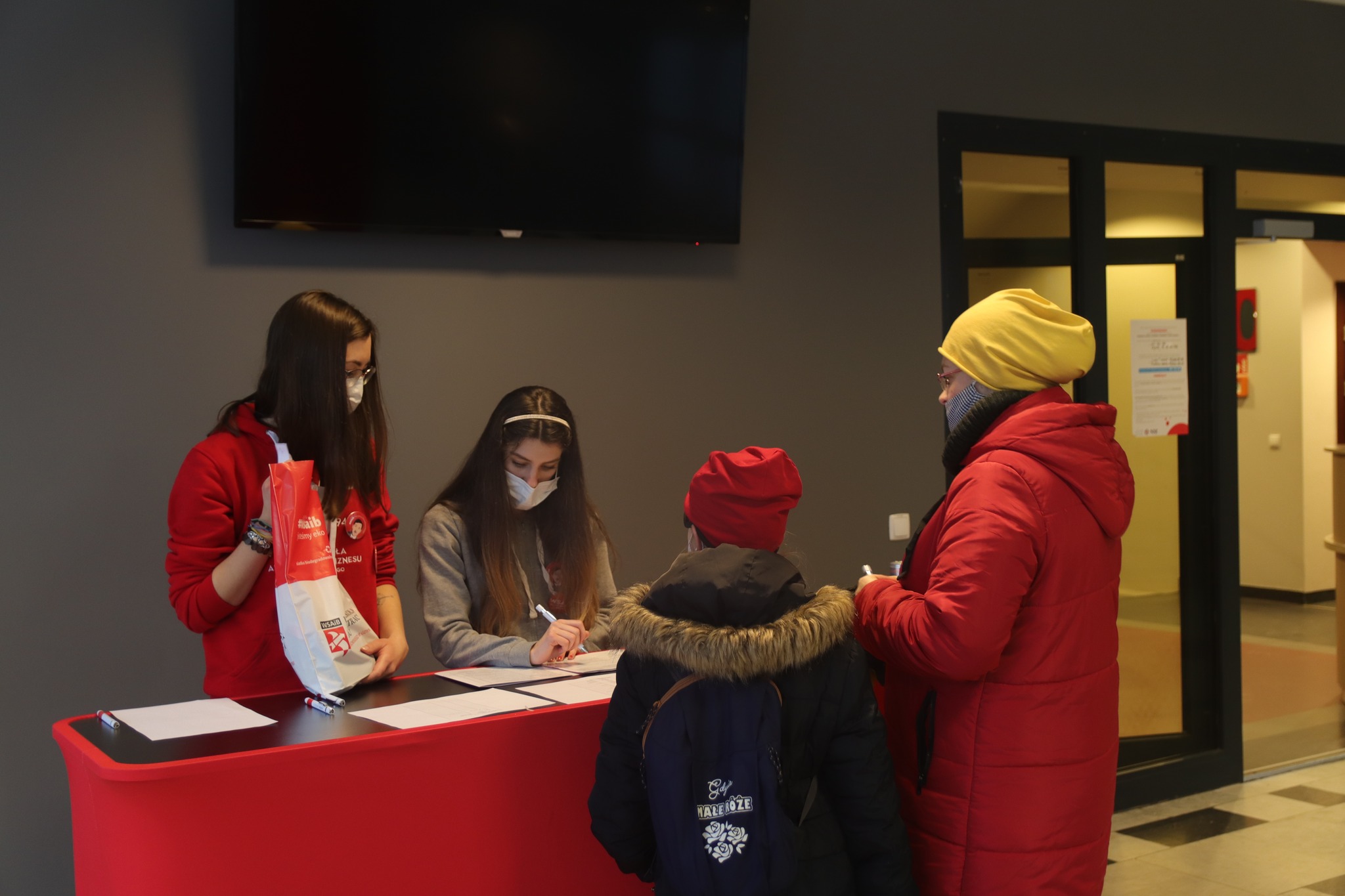 Start i meta gry terenowej miały miejsce w Wyższej Szkole Administracji i Biznesu, kt&oacute;rej patronem jest Eugeniusz Kwiatkowski // fot. materiały WSAiB