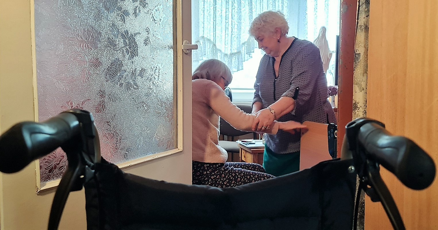 Anna Turzyńska korzysta z pomocy mamy. fot. Zygmunt Gołąb&nbsp;