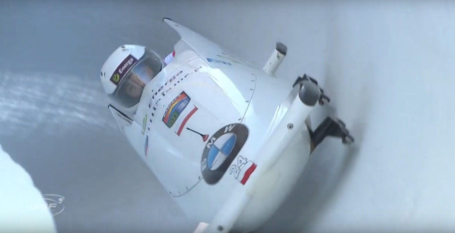 Polska dw&oacute;jka Luty/Tylkowski podczas jednego ze swoich zjazd&oacute;w, fot. Polski Związek Bobsleja i Skeletonu