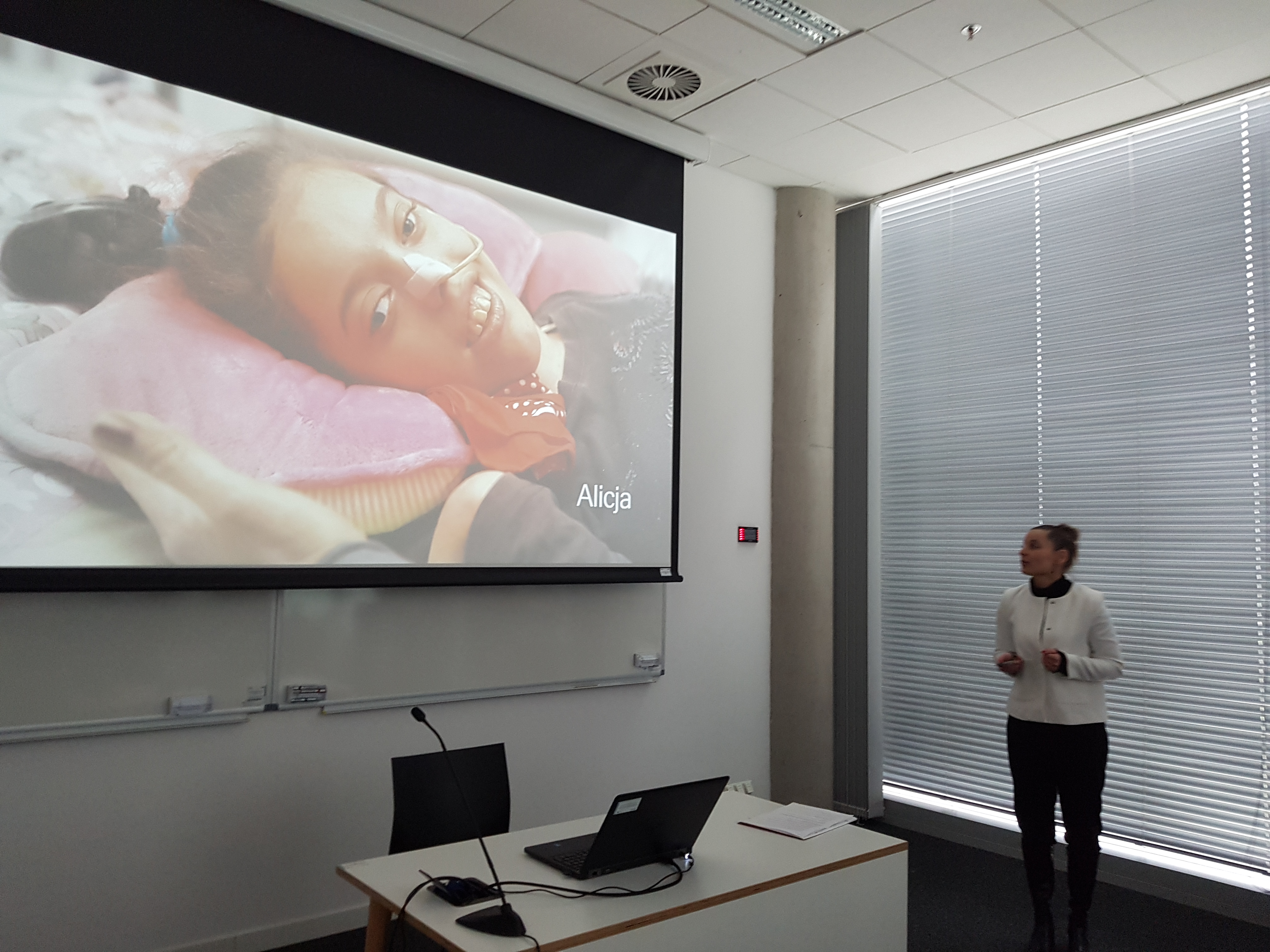Prezentacja "Appicare &ndash; system aplikacji ułatwiających dostęp do dokumentacji medycznej oraz komunikacji z pacjentami przewlekle chorymi". Fot. PPNT