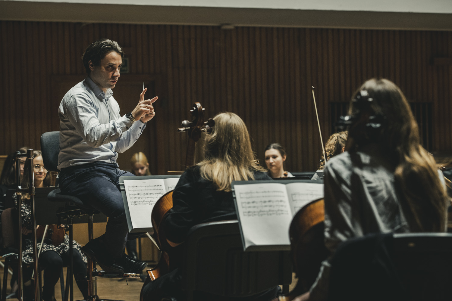 Na zdjęciu Rafał Janiak, autor kompozycji "Grudniowy tren" // fot. Mateusz Żaboklicki (materiały dzięki uprzejmości Radia Gdańsk)