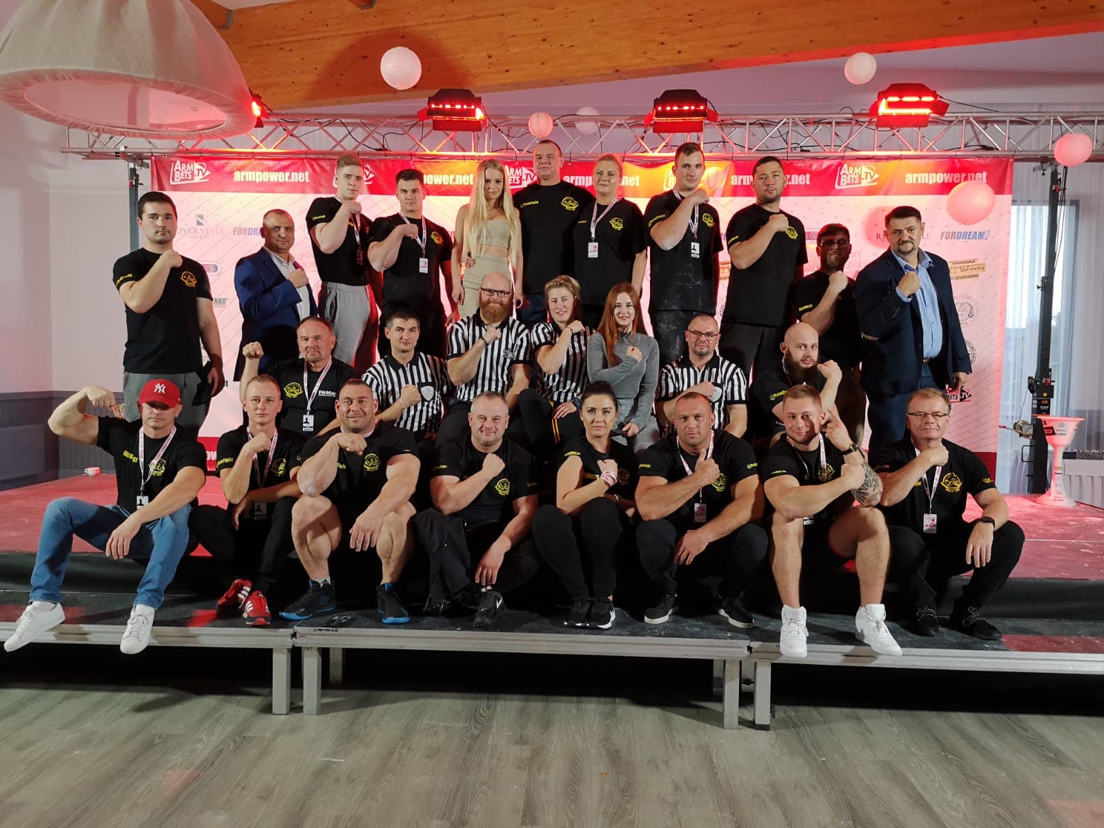 Zdjęcie drużynowe UKS Złoty Tur Gdynia &bdquo;XX Puchar Polski w Armwrestlingu - Reda 2019", zdj. Złoty Tur