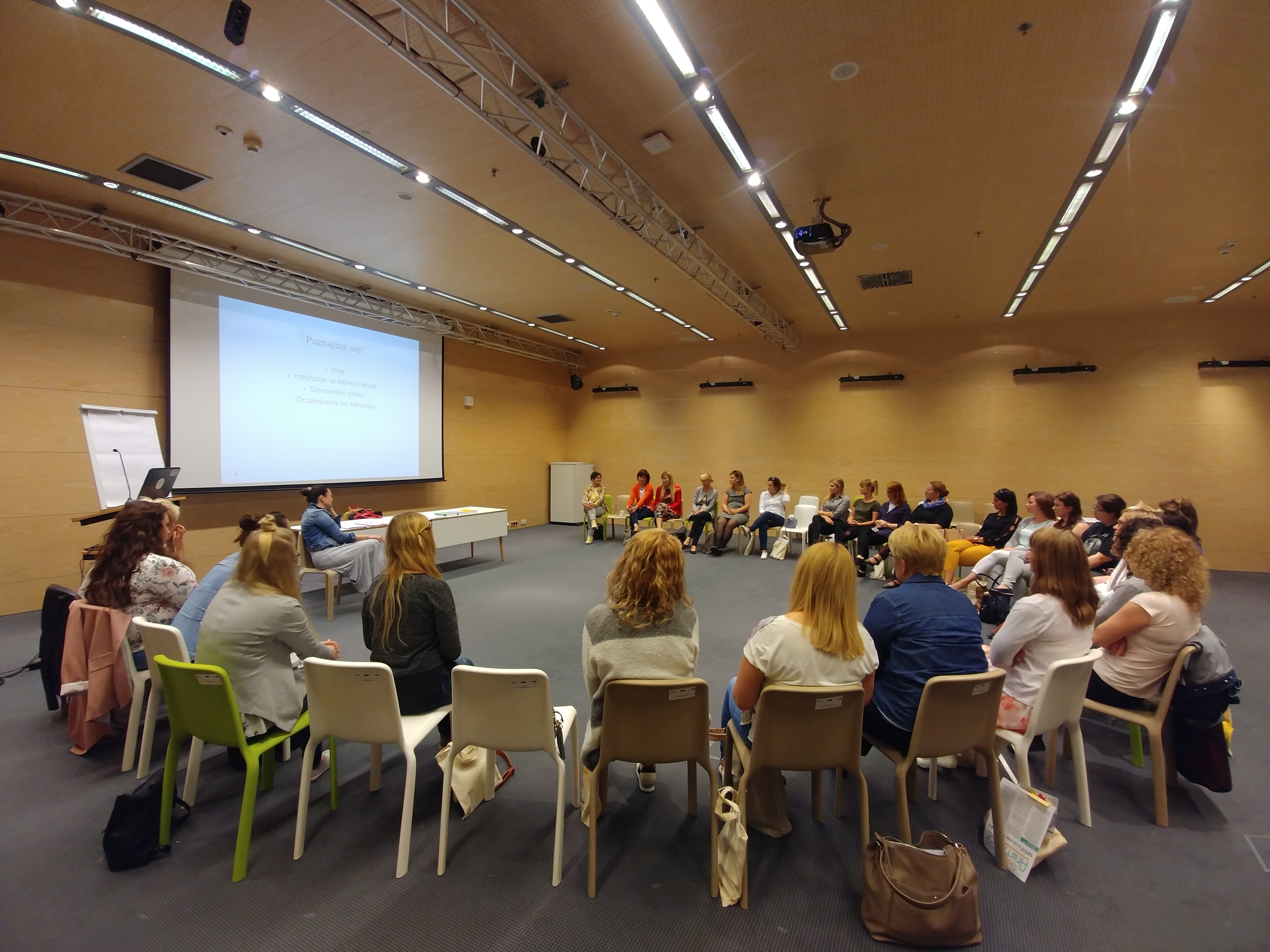 Tematy warsztat&oacute;w obejmowały zagadnienia takie jak: agresji autoagresji, uzależnienia, emocje i relacje. // fot. Michał Urbanowicz