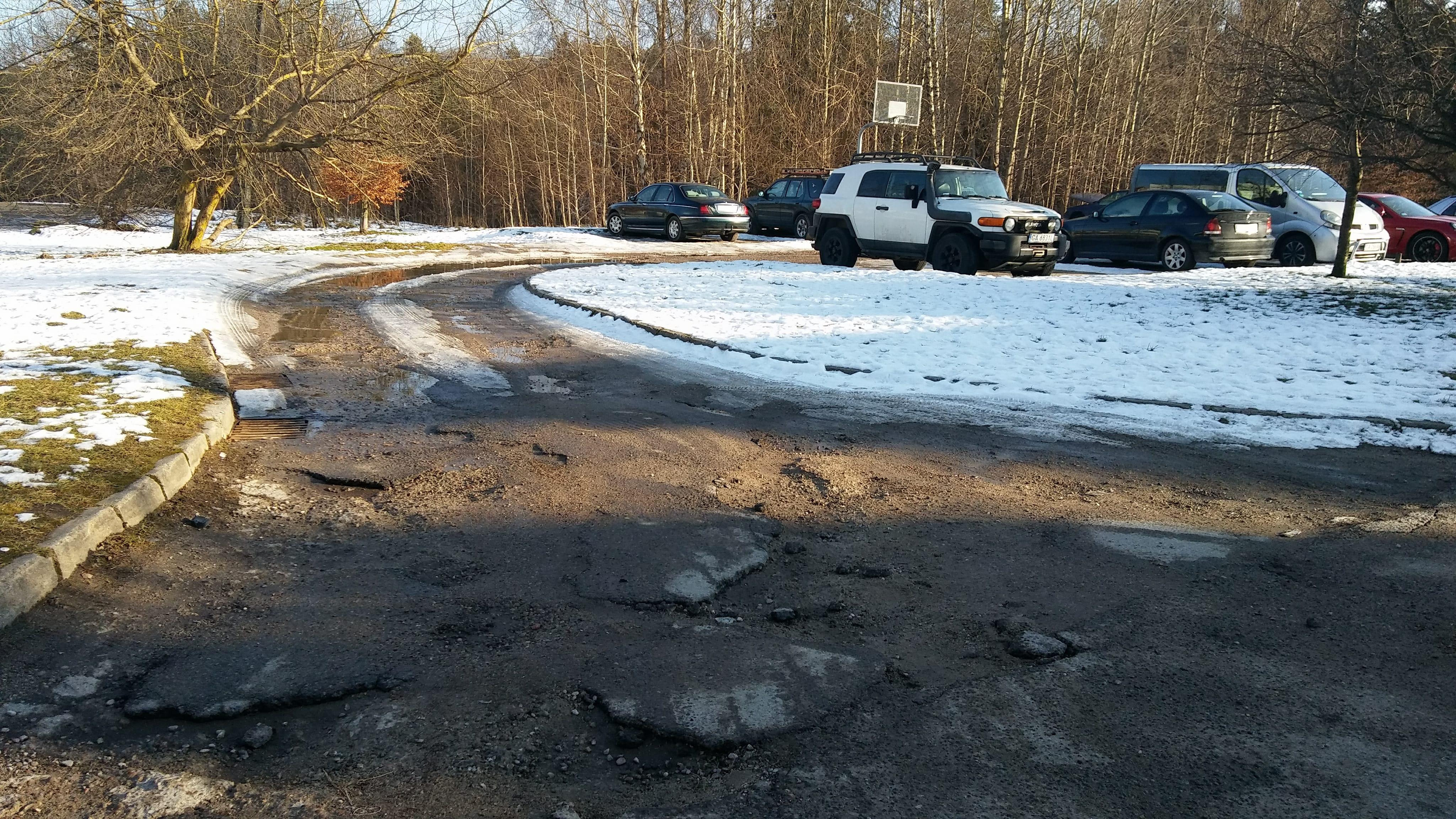 Parking przy ul. Szafranowej // fot. Lechosław Dzierżak
