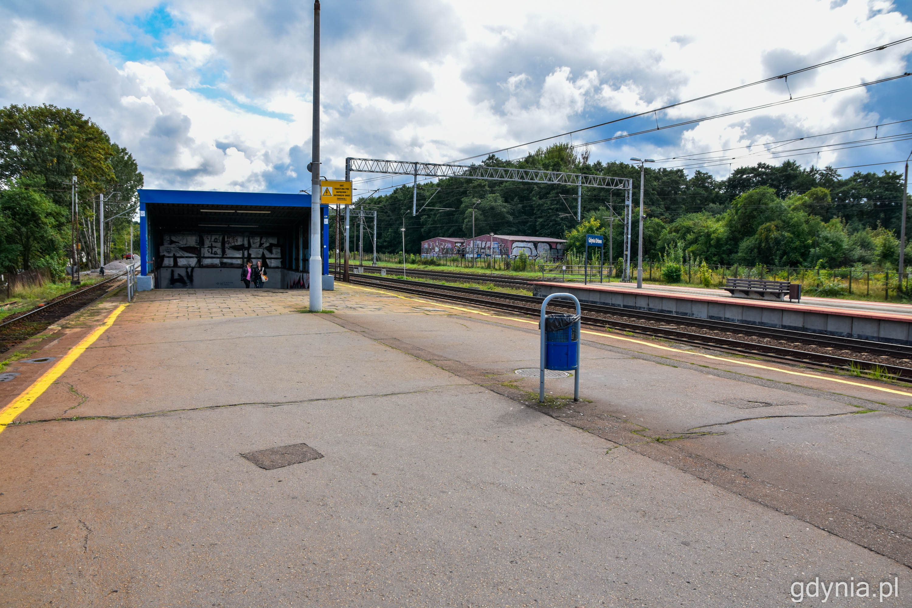Obecnie zejście z peronu to schody do przejścia podziemnego. Po modernizacji stacji dostępna będzie r&oacute;wnież winda // fot. Sławomir Okoń