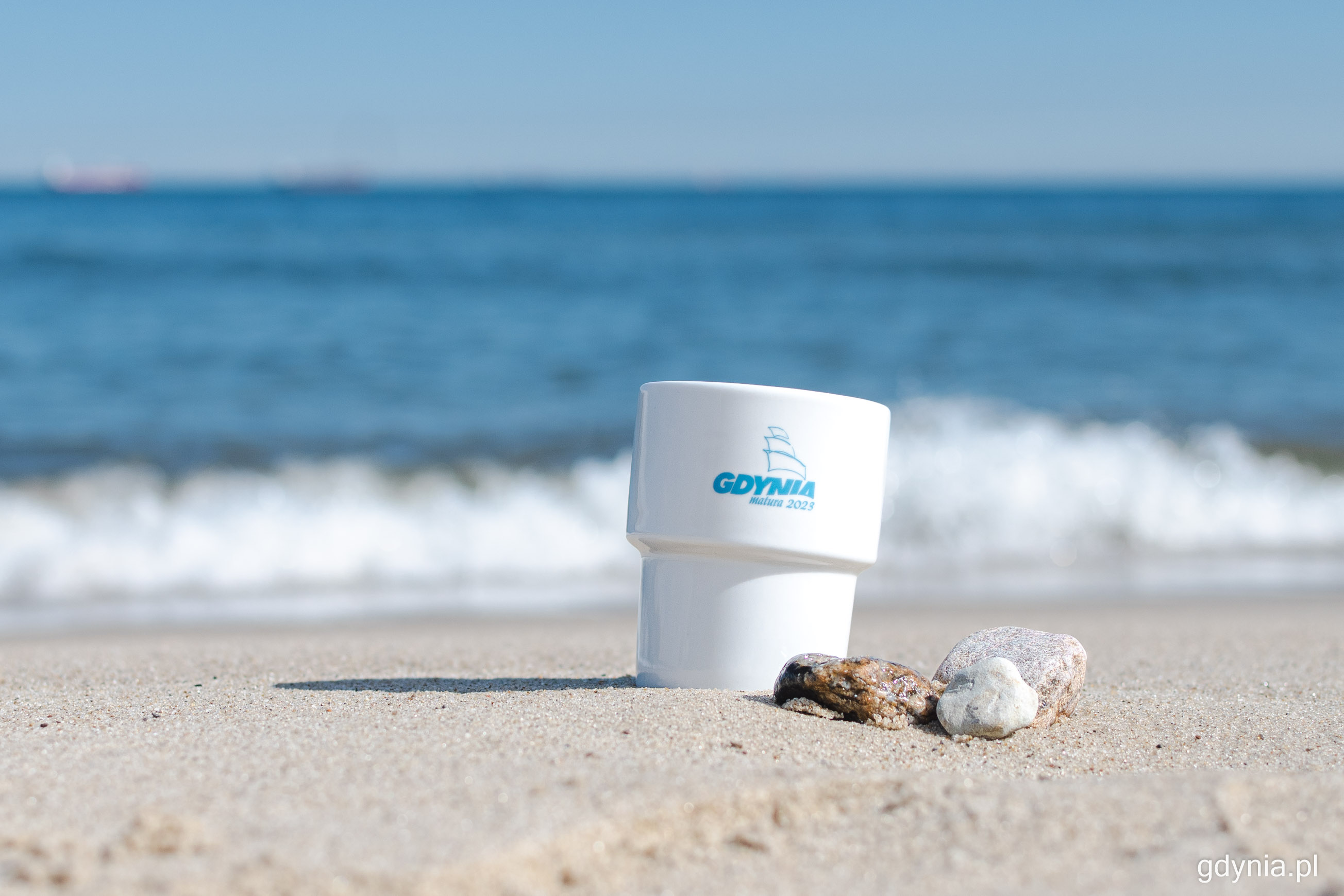 Na tegorocznym kubku opr&oacute;cz hasła znalazł się też logotyp Gdyni z dopiskiem &bdquo;matura&rdquo;, fot. Kamil Złoch