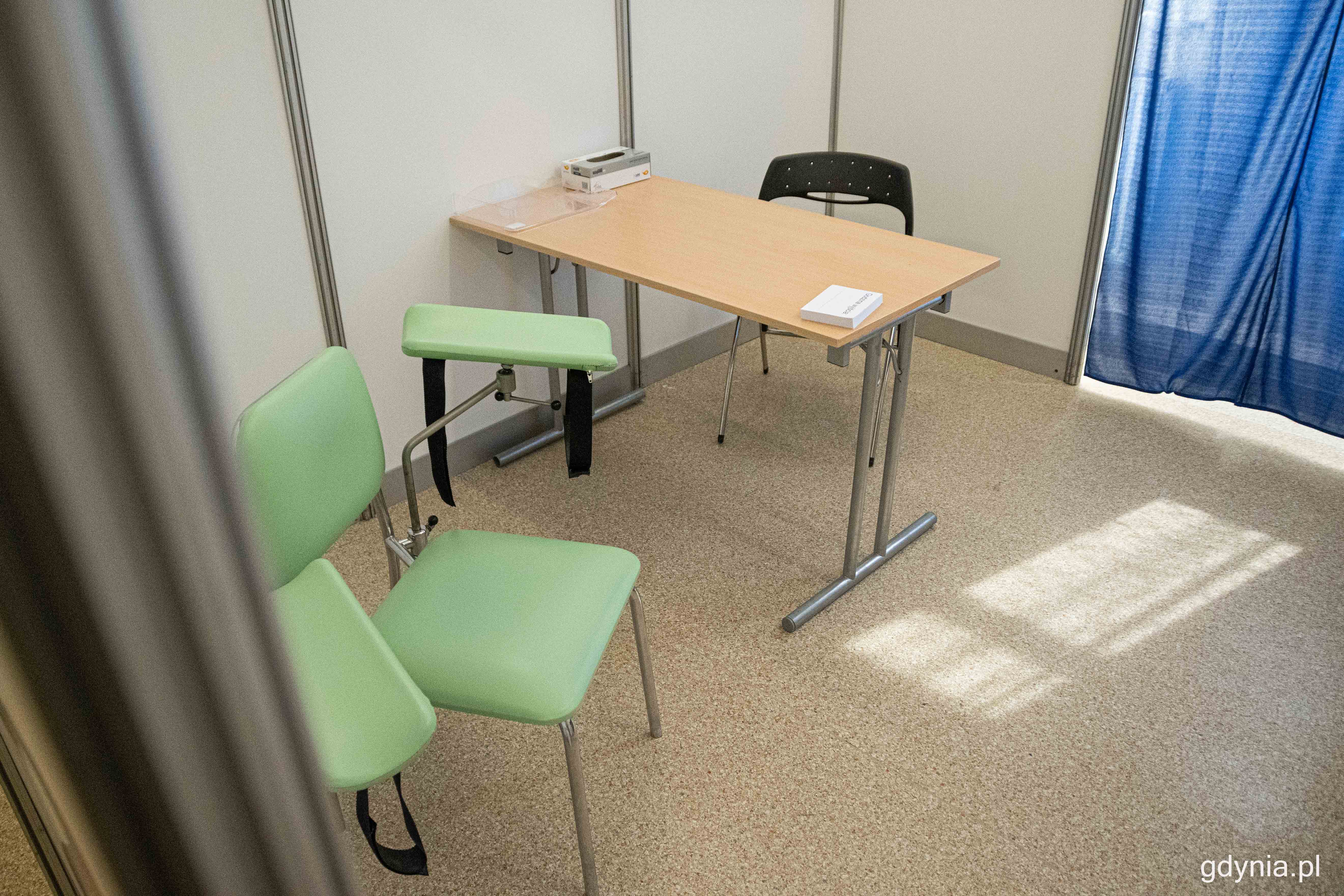 W ramach Powszechnego Punktu Szczepień w budynku UCMMiT funkcjonuje łącznie 6 stanowisk, fot. Kamil Złoch