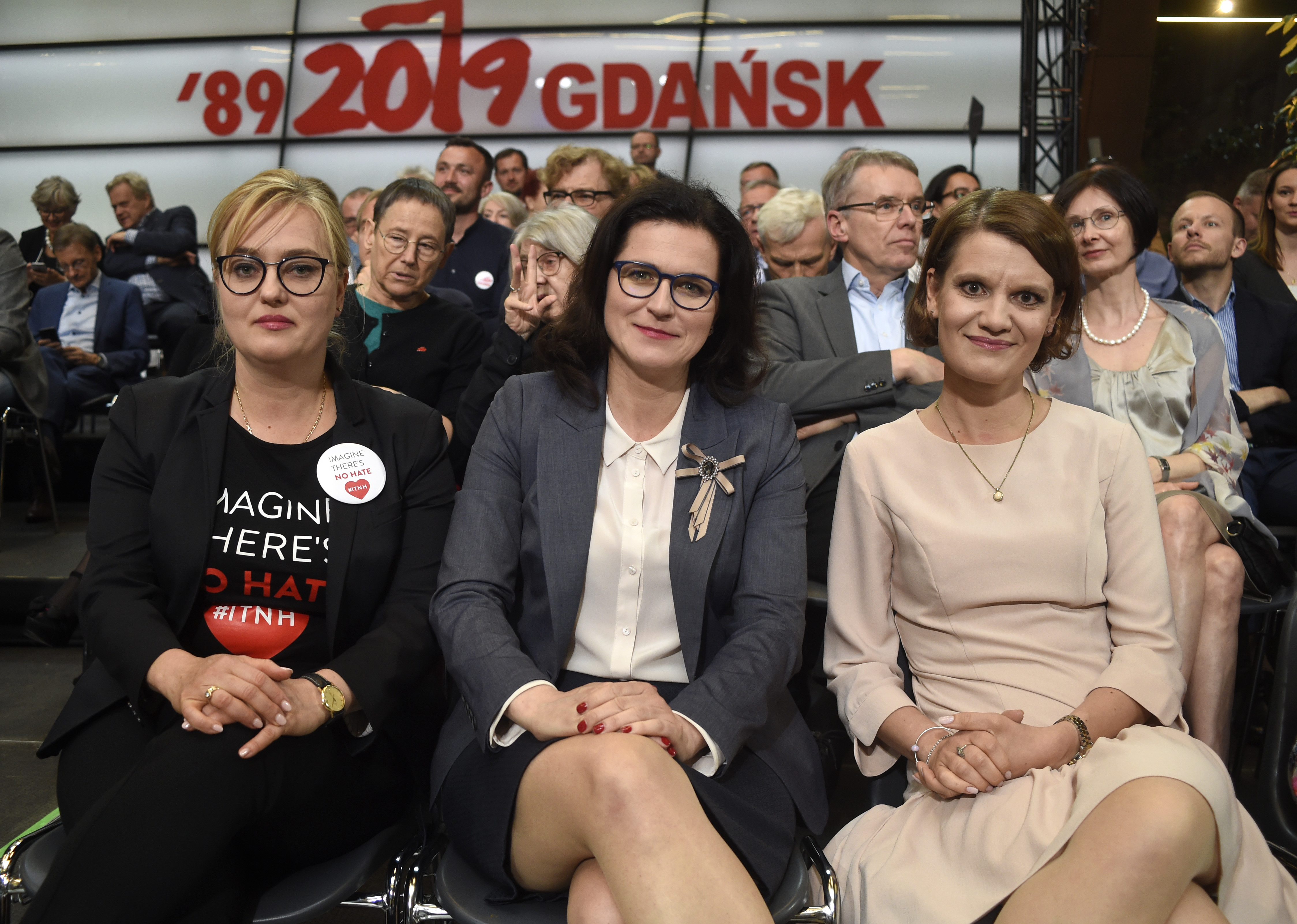 Na zdjęciu od prawej: wiceprezydent Gdyni Katarzyna Gruszecka-Spychała, Aleksandra Dulkiewicz - prezydent Gdańska i Magdalena Adamowicz,  Fot. Maciej Kosycarz / KFP