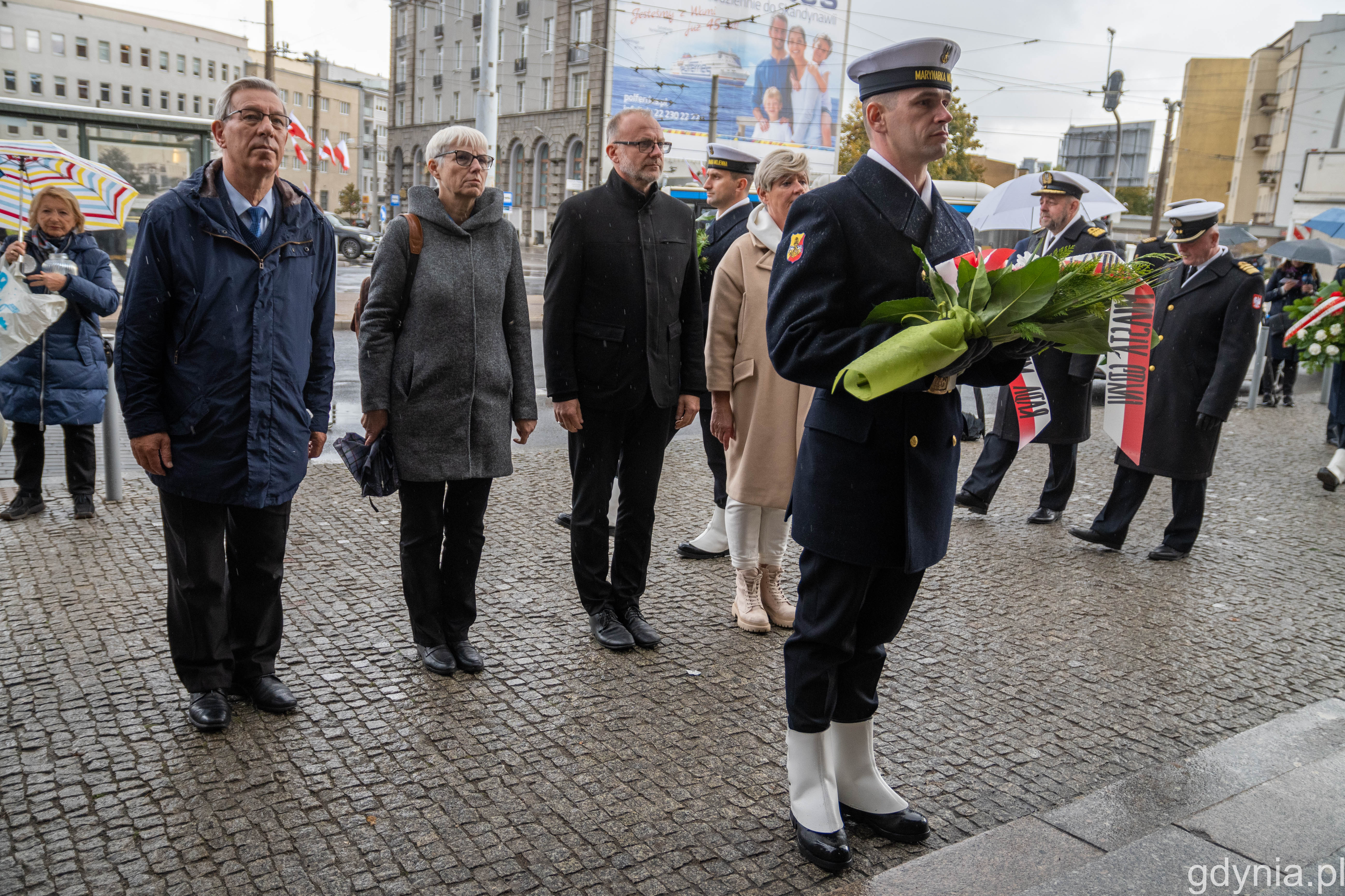 Na zdj. (od lewej): radny Zenon Roda, Joanna Zielińska - przewodnicząca Rady Miasta, Michał Guć - wiceprezydent Gdyni i radna Elżbieta Raczyńska, fot. Paweł Kukla