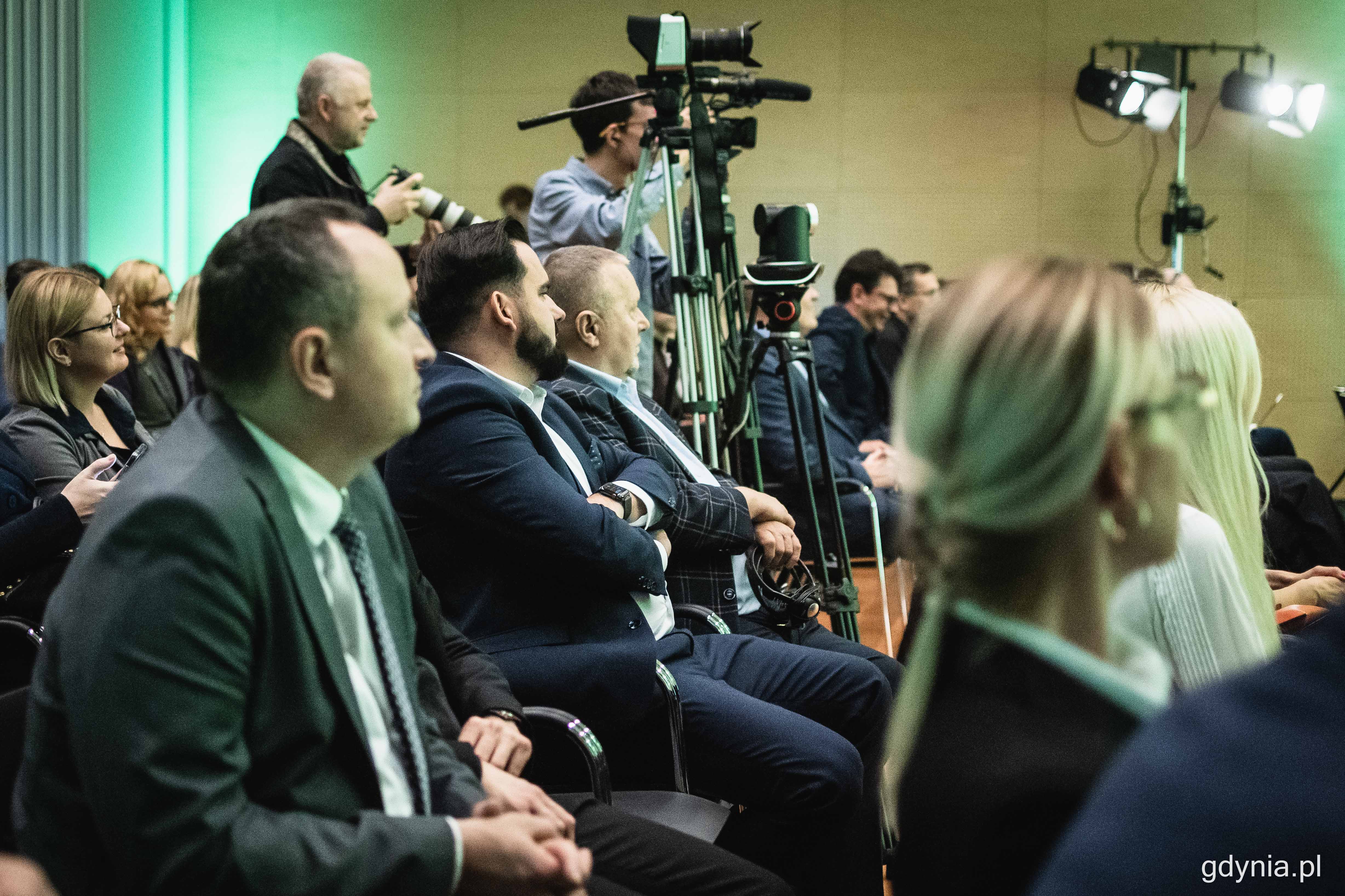 Kongres przyciąga kilkuset uczestnik&oacute;w, kt&oacute;rzy są związani m.in. z samorządami, środowiskiem naukowym czy organizacjami pozarządowymi, fot. Kamil Złoch