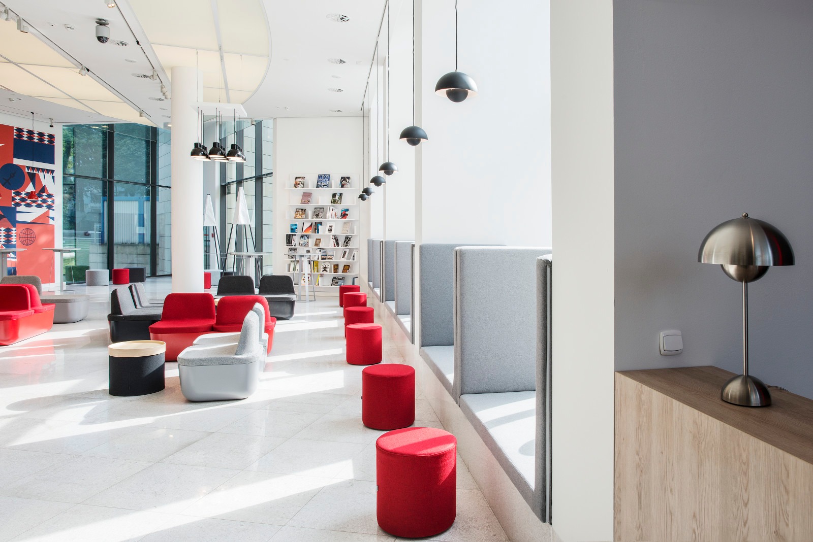 Wnętrze Muzeum Miasta Gdyni z miejscami do relaksu // fot. MMG/FB