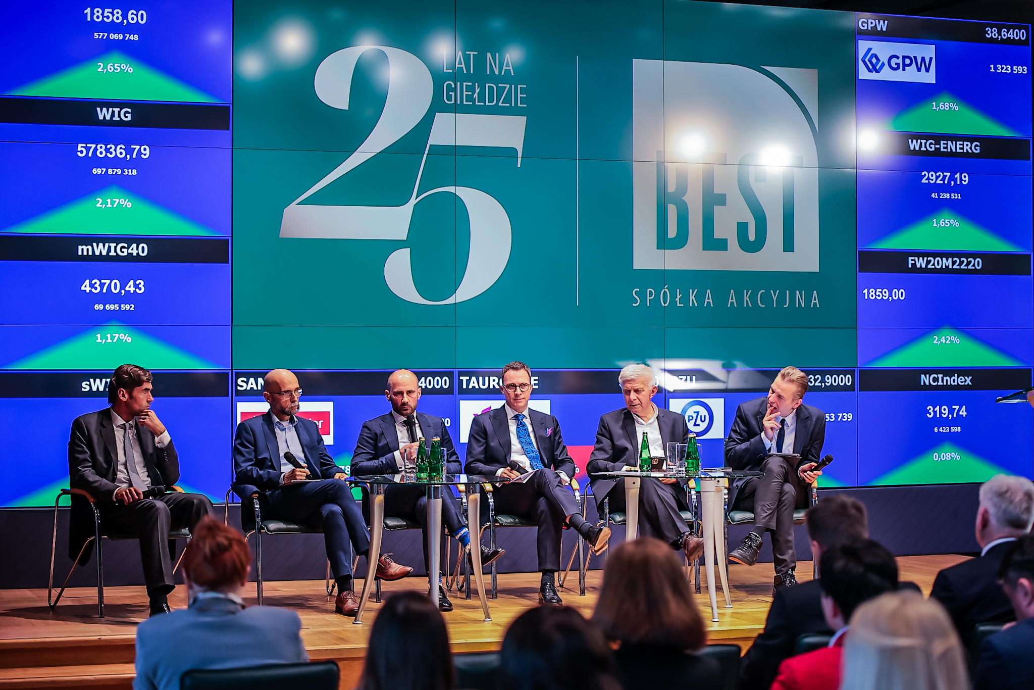 Debata podczas gali z okazji jubileuszu 25-lecia firmy BEST na GPW w Warszawie // fot. Wojtek Rojek (materiały BEST S.A.)