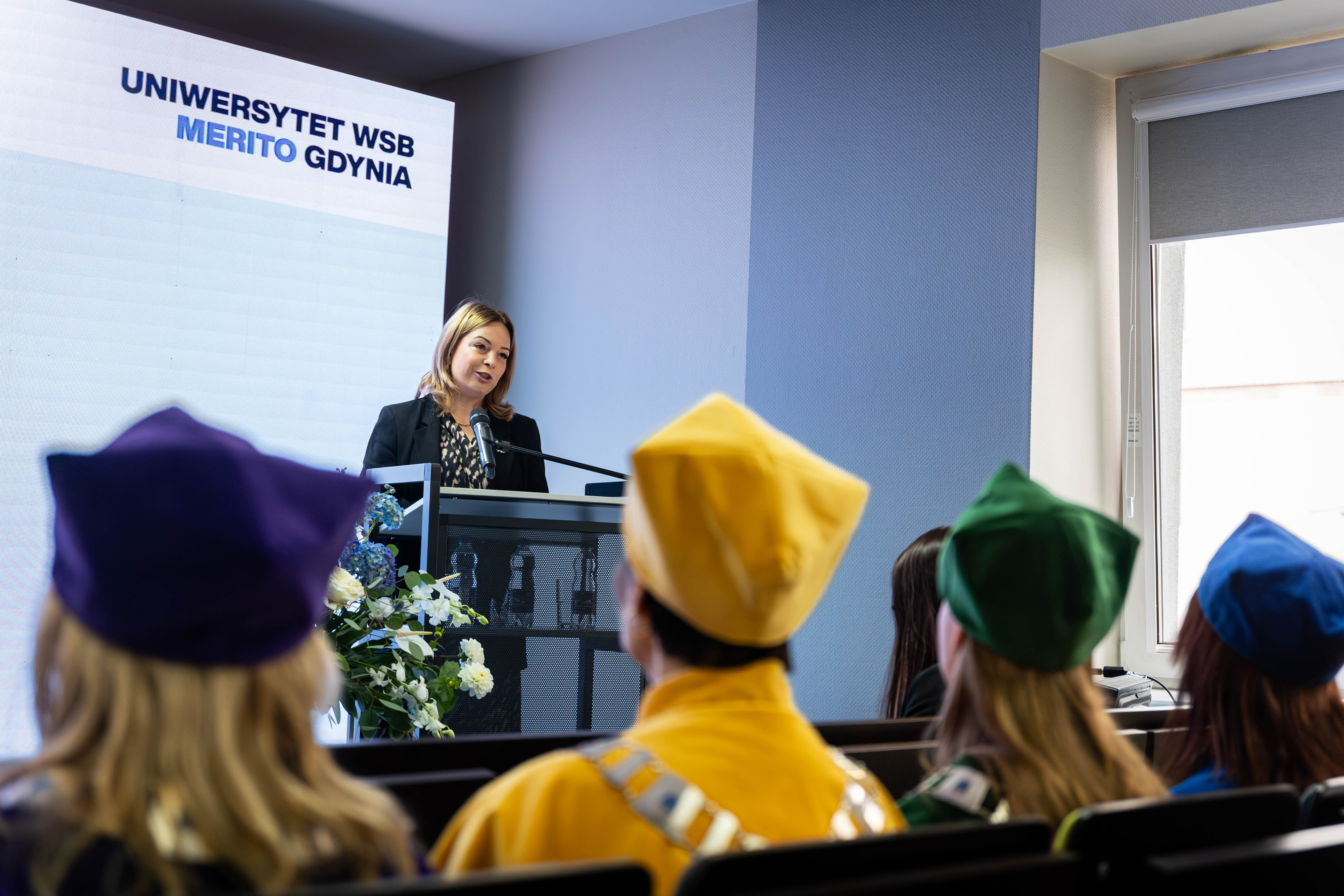 Oktawia Gorzeńska, wiceprezydentka Gdyni przemawia podczas uroczystości