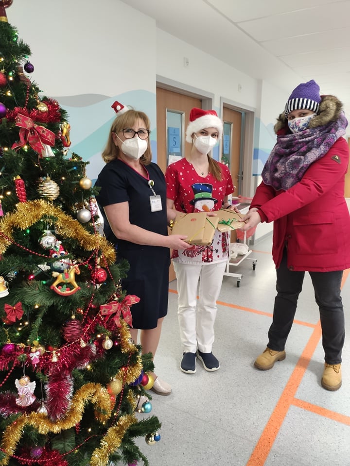 &bdquo;BiblioMikołaje&rdquo; w akcji, fot. Biblioteka Gdynia