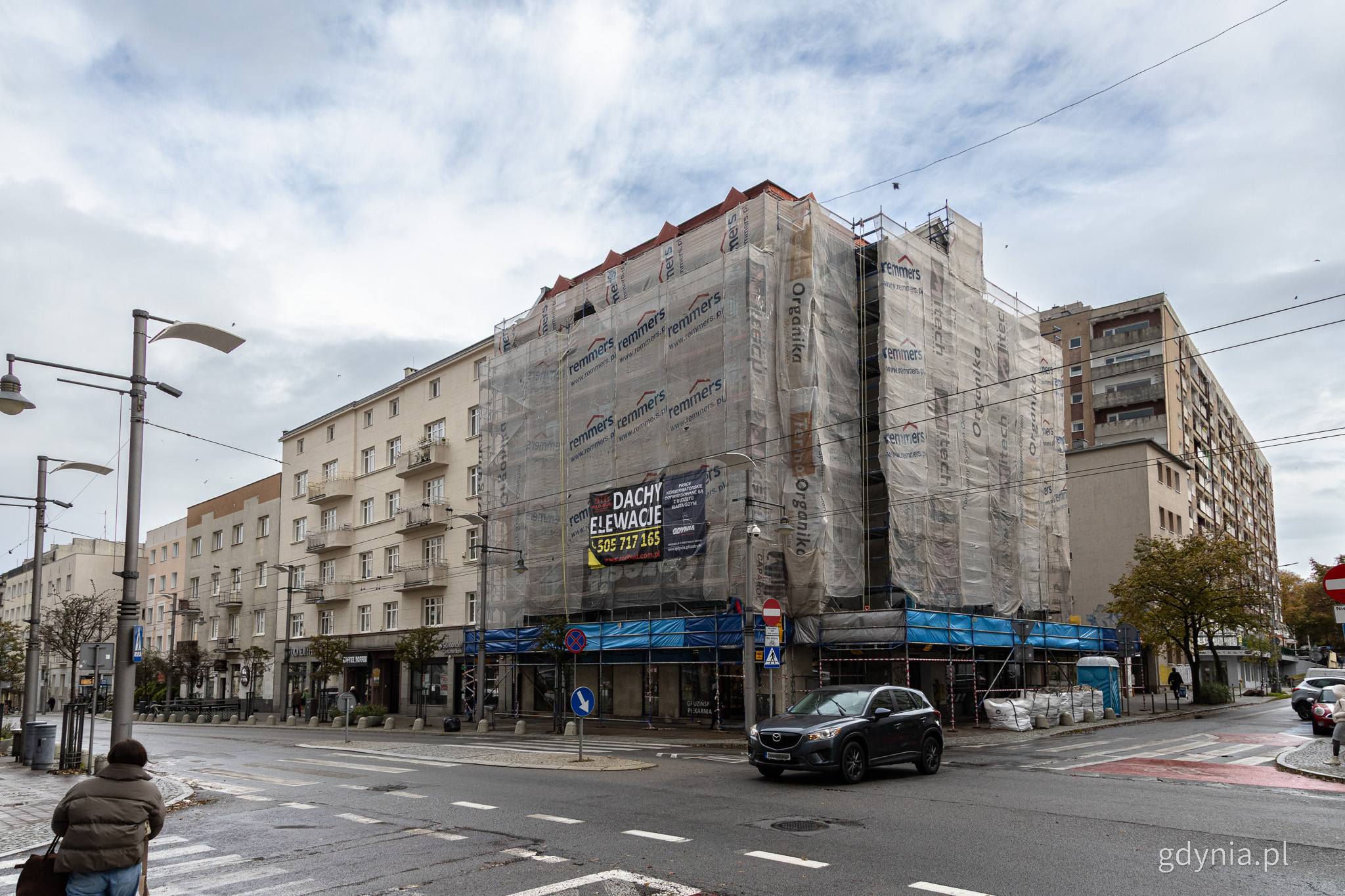 Jedne z prowadzonych prac &ndash; narożna kamienica u zbiegu ulicy Świętojańskiej i ulicy Żołnierzy I Armii Wojska Polskiego